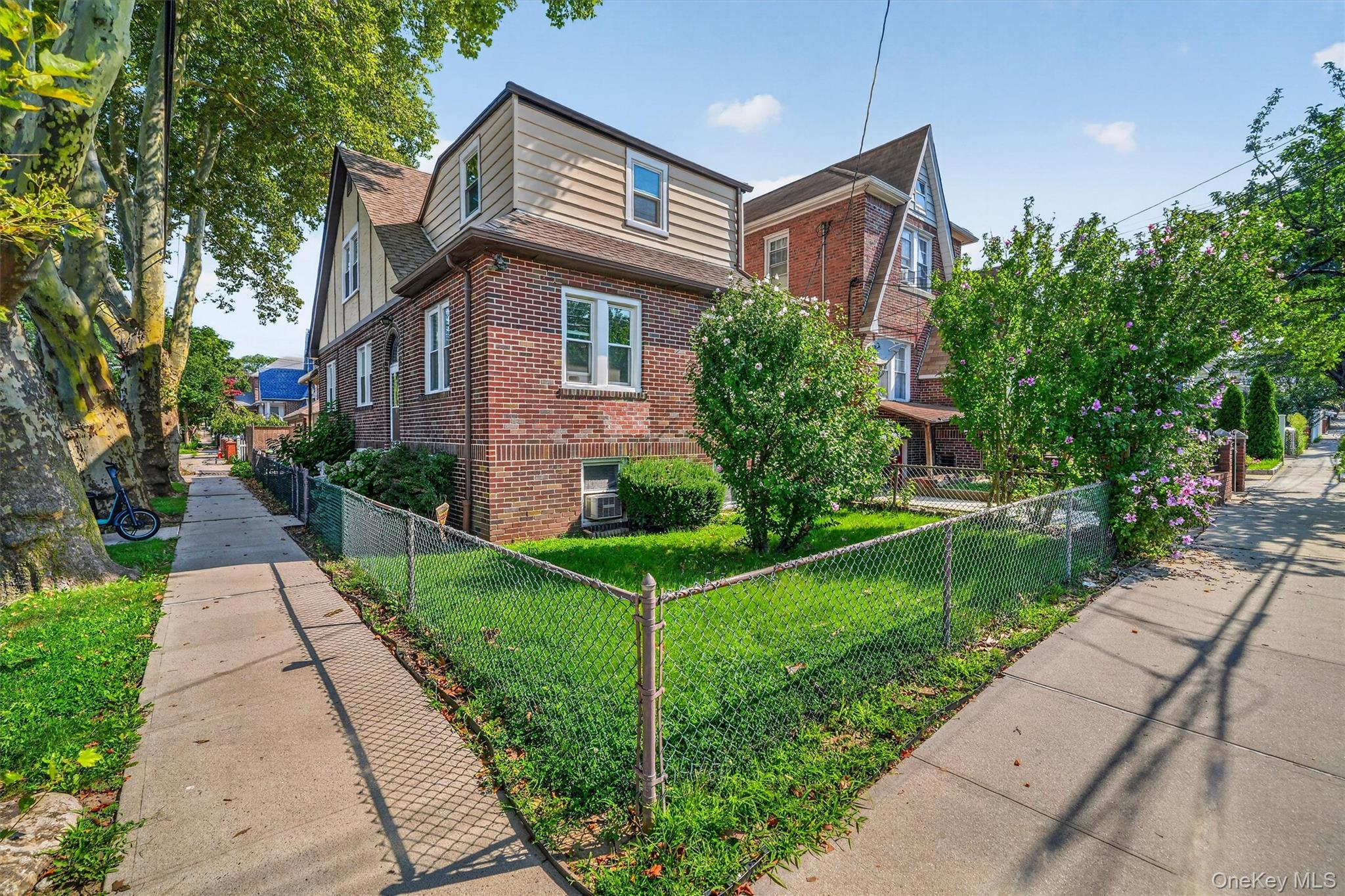 2400 Morgan Avenue Property Photo 1