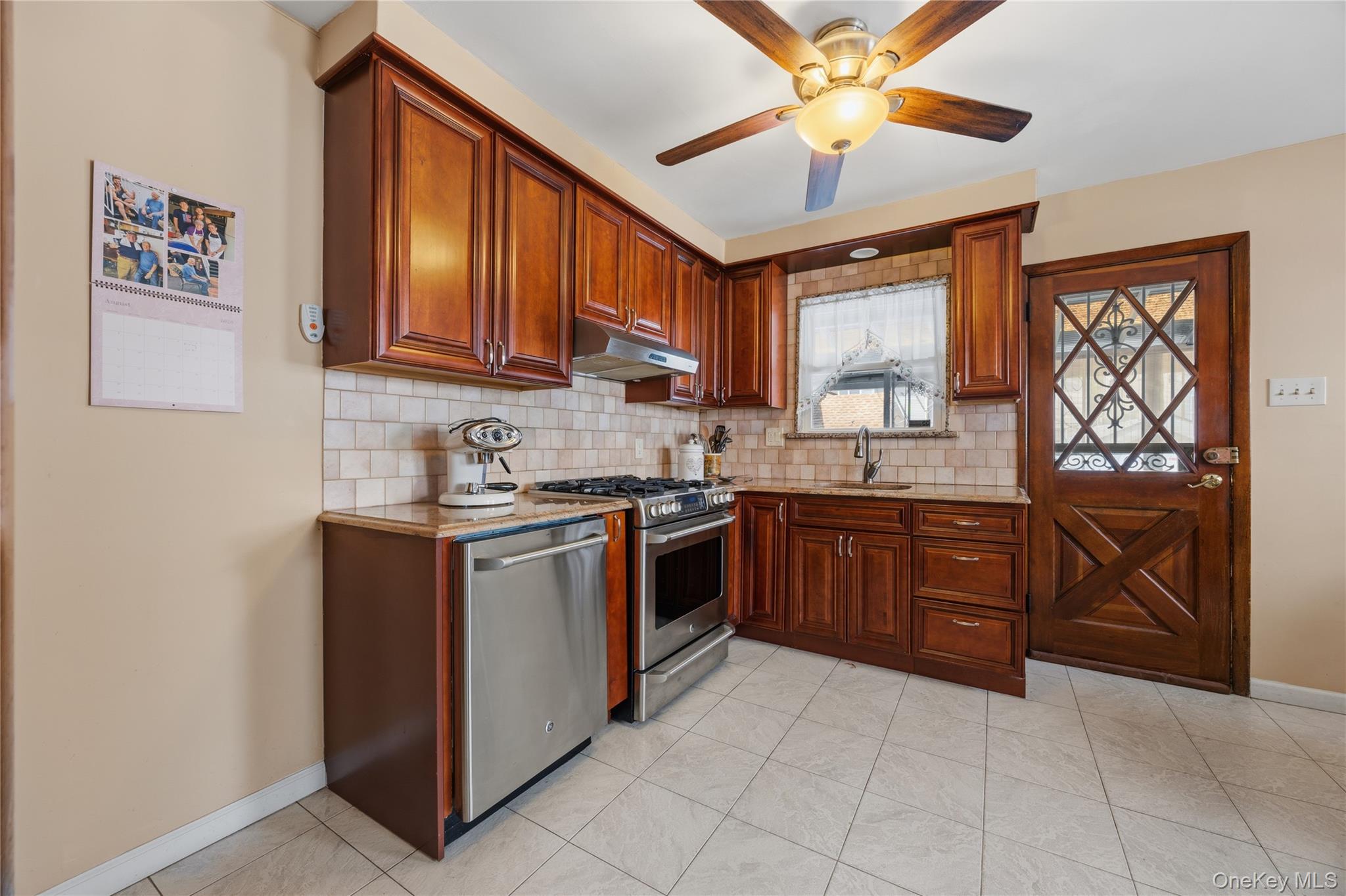 1659 Lurting Avenue Property Photo 11