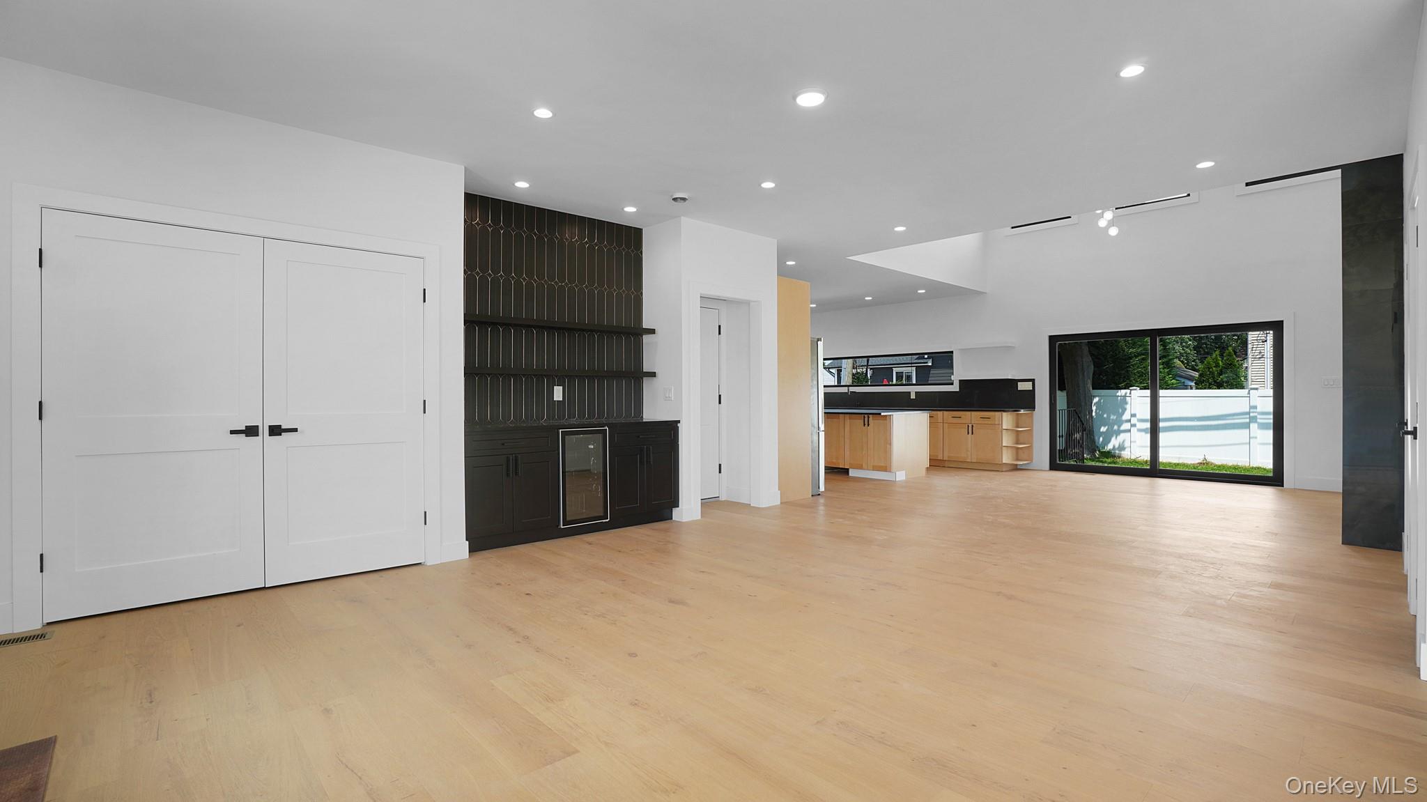 25 Red Maple Drive Property Photo 4