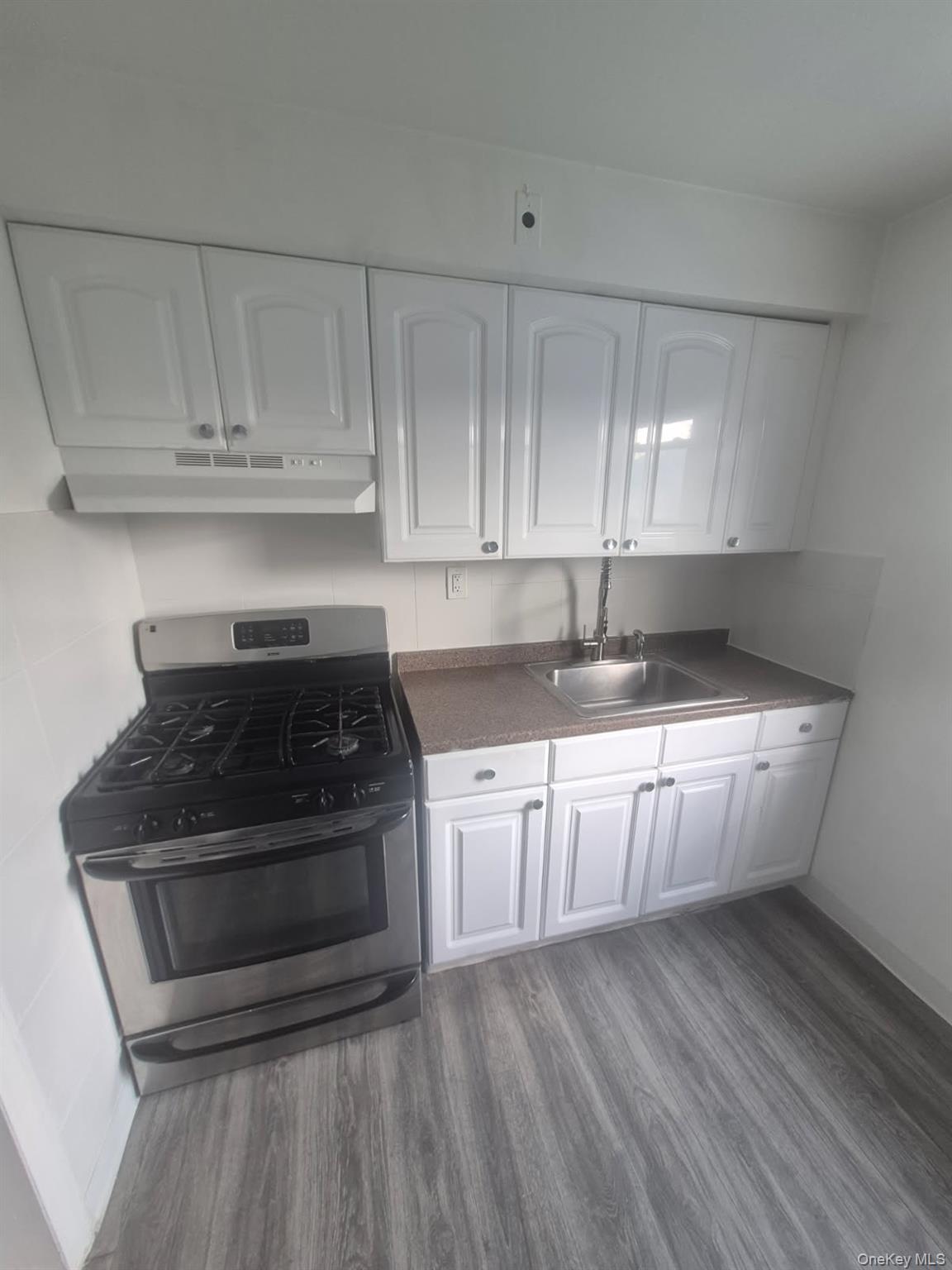 1037255 Property Photo 2