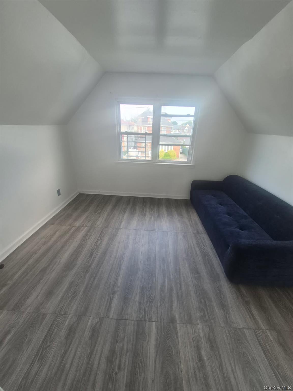 1037255 Property Photo 3