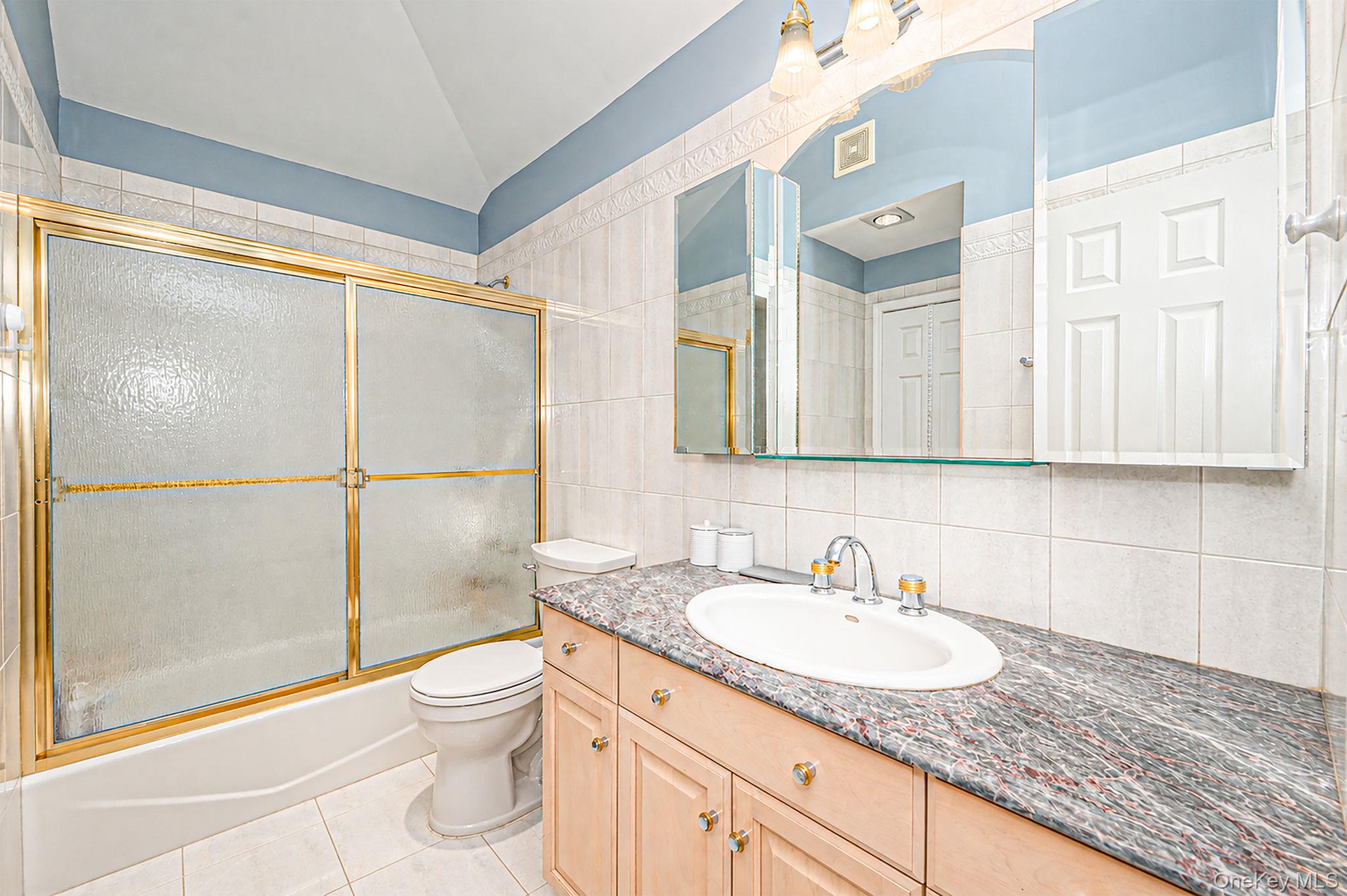 25 Dudley Lane Property Photo 29