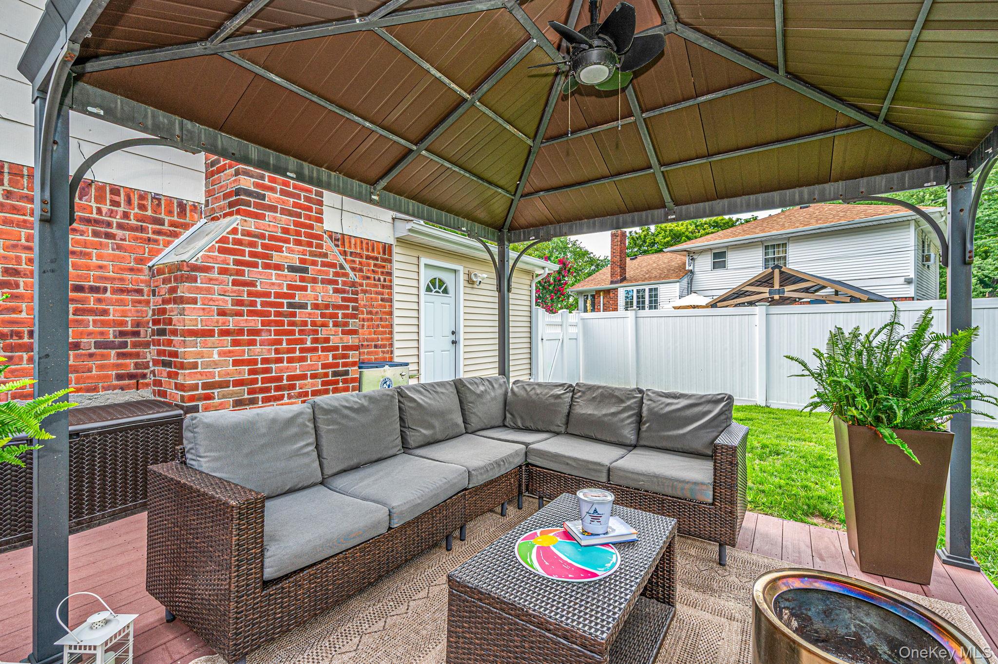 25 Dudley Lane Property Photo 42