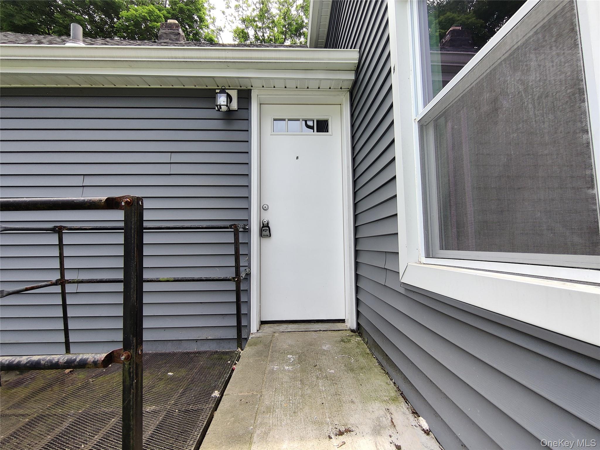 917-921 Violet Avenue B Property Photo 20