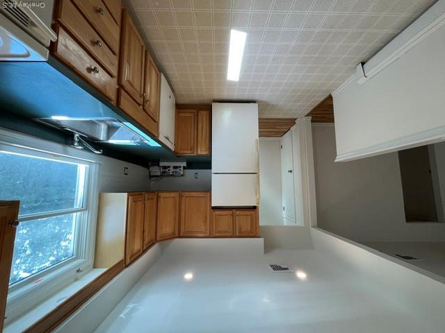 35 Sands Point Road B Property Photo 8