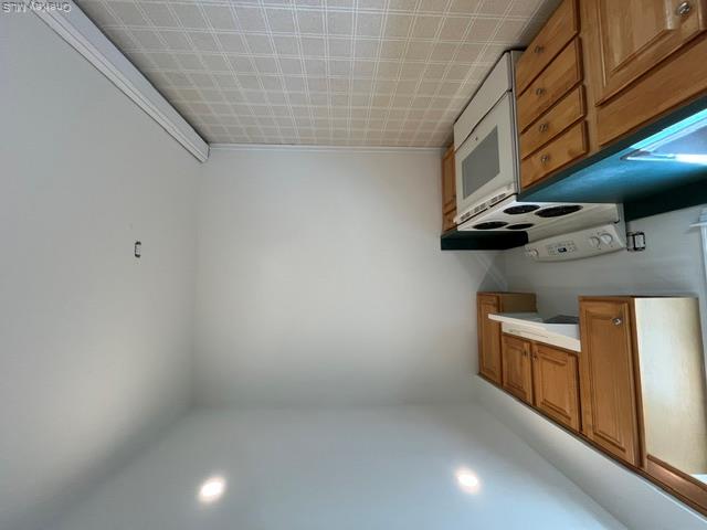35 Sands Point Road B Property Photo 9