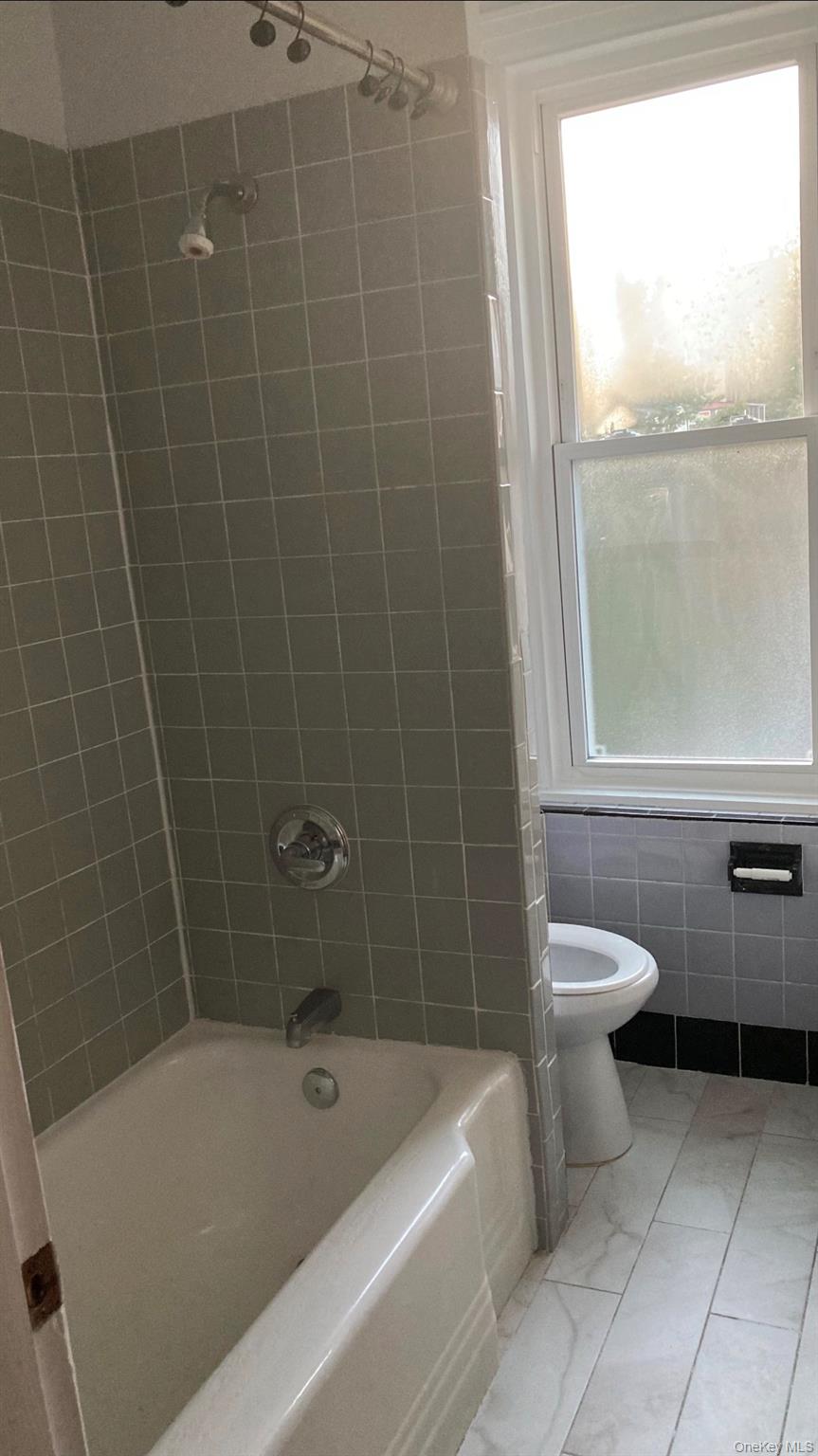 63 Crescent Place Property Photo 12