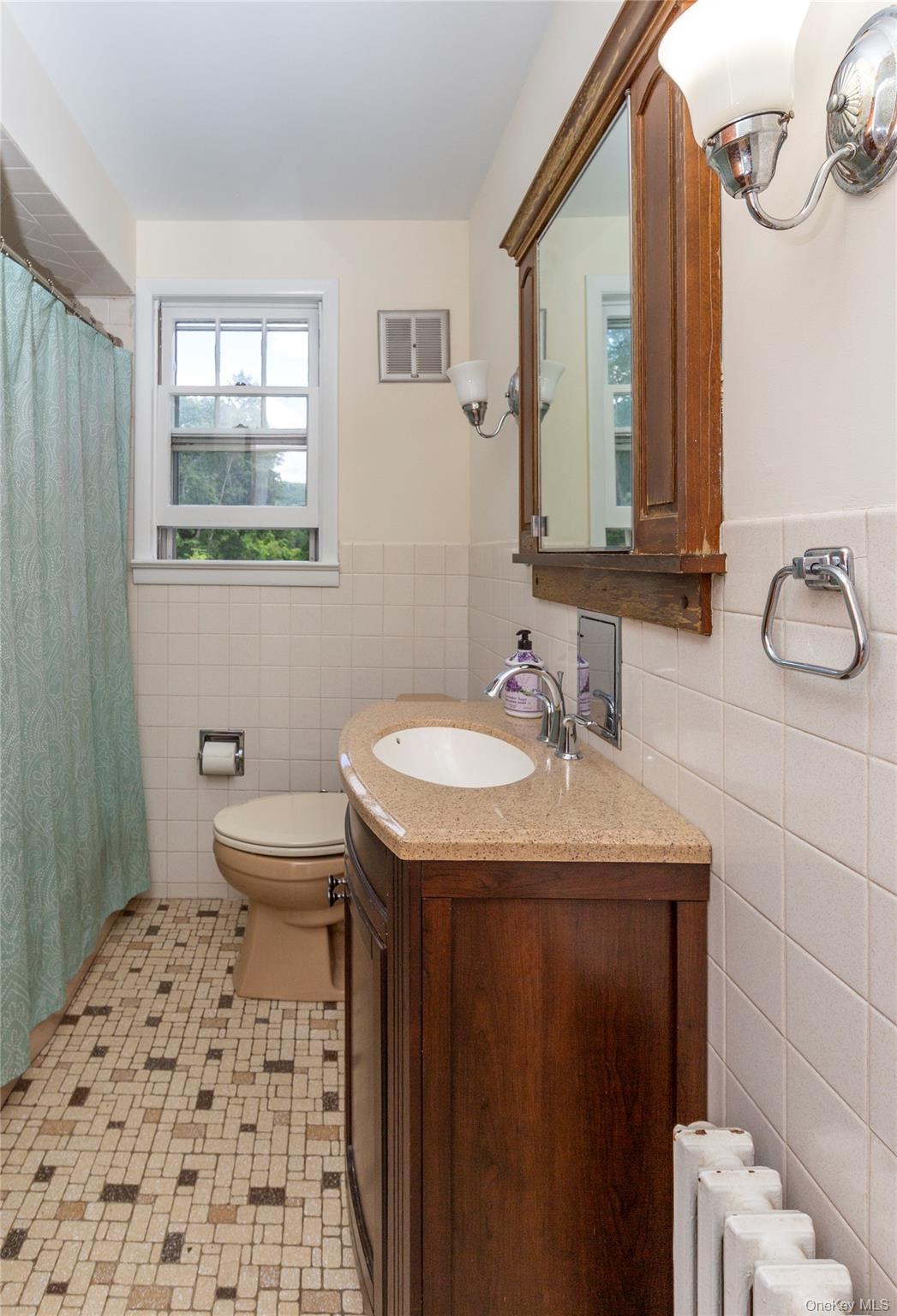 140 E Main Street 1 Property Photo 23