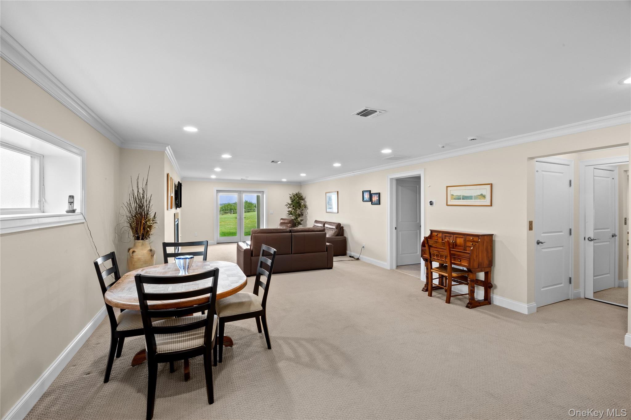 35 Theresa Lane Property Photo 33
