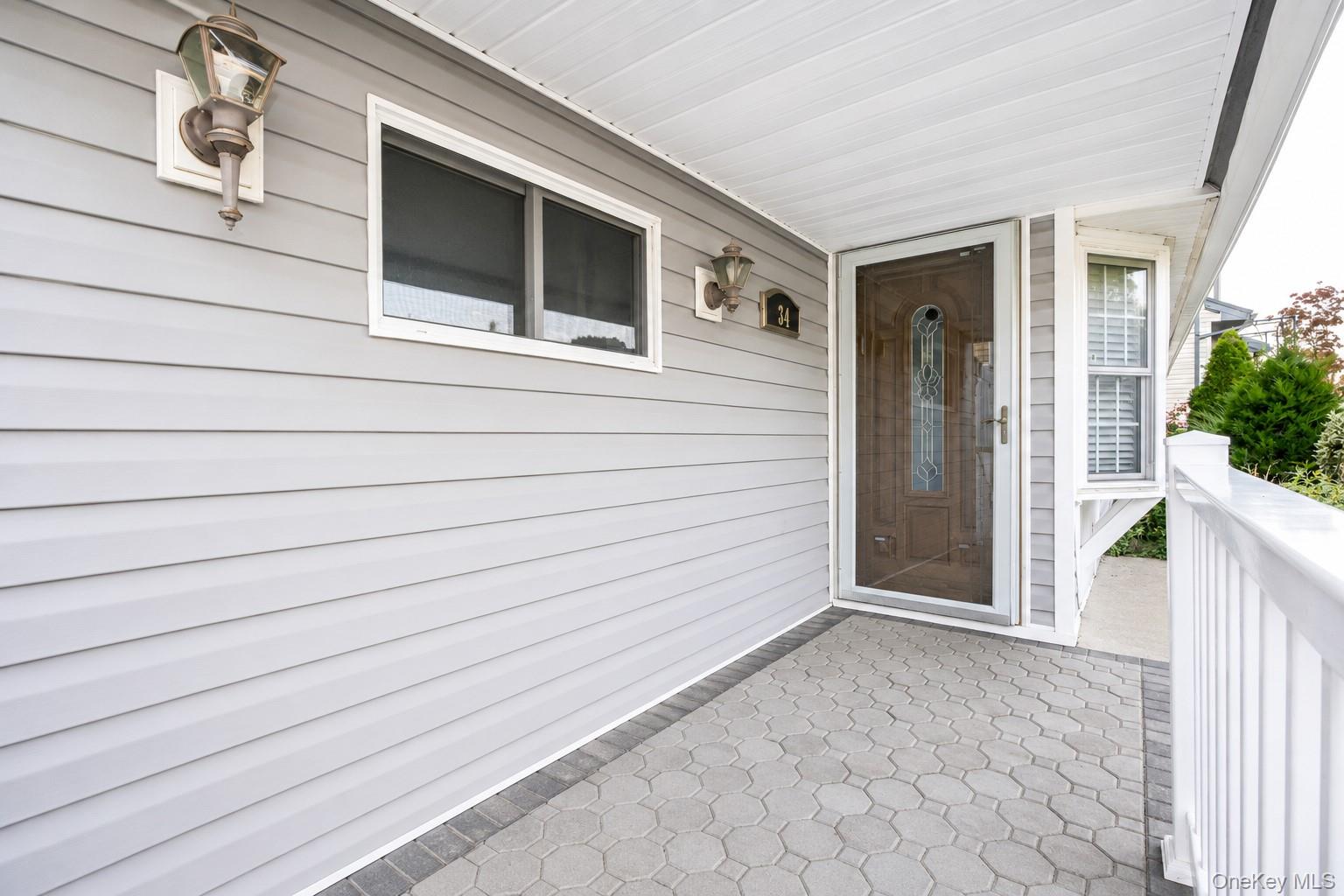 34 Hedge Lane Property Photo 2