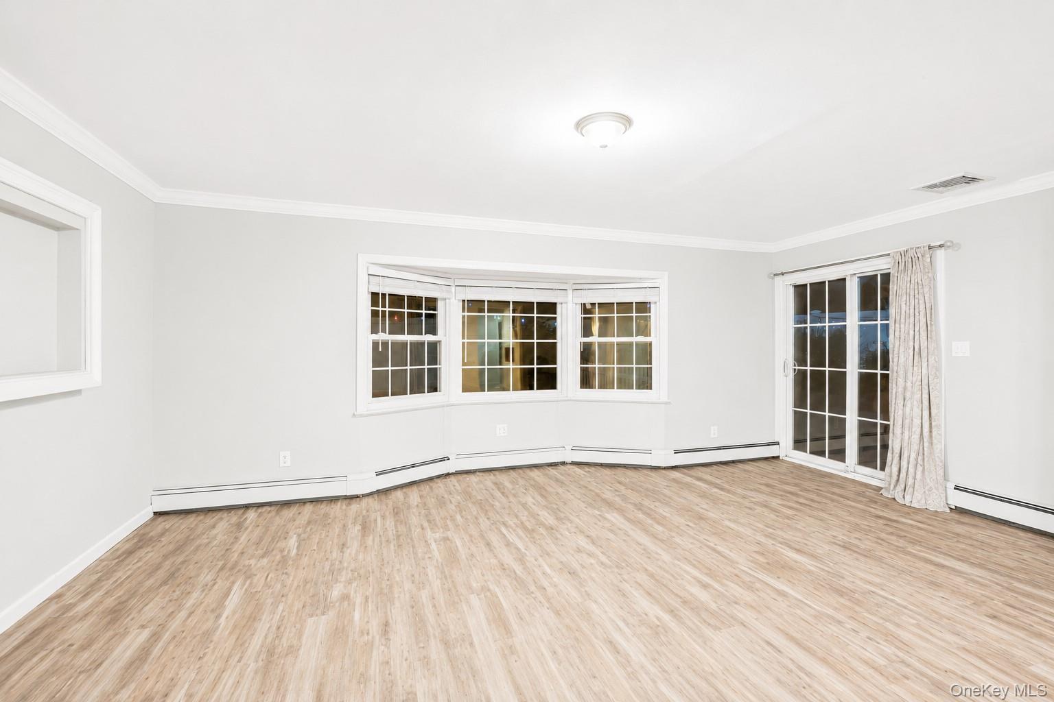 34 Hedge Lane Property Photo 8