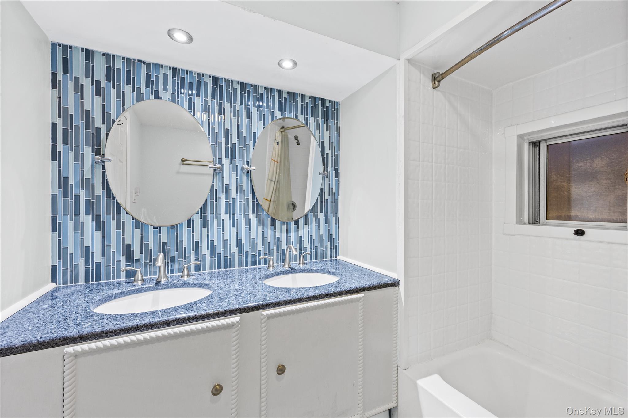 34 Hedge Lane Property Photo 13