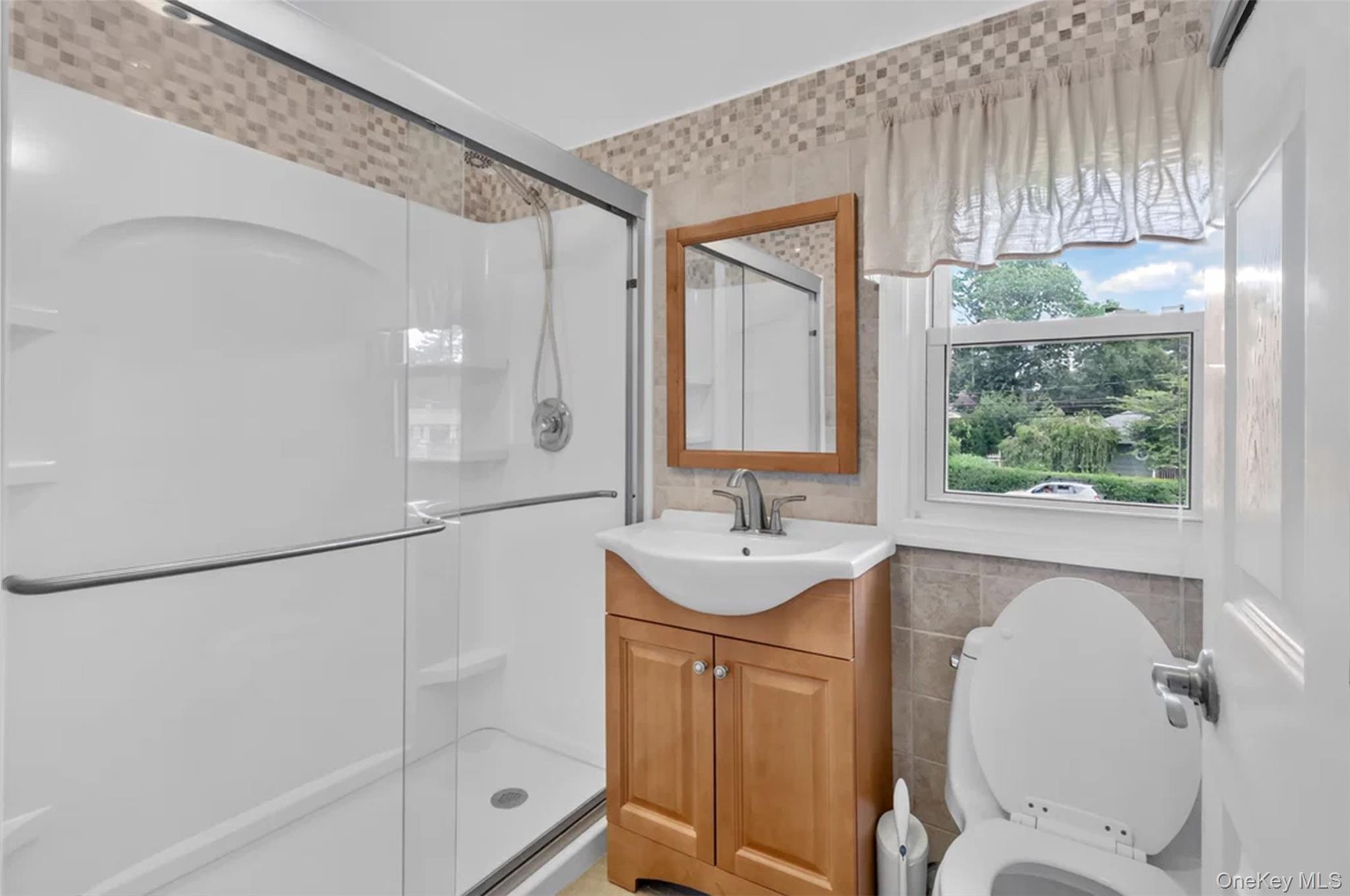 70 Lake Promenade Property Photo 14