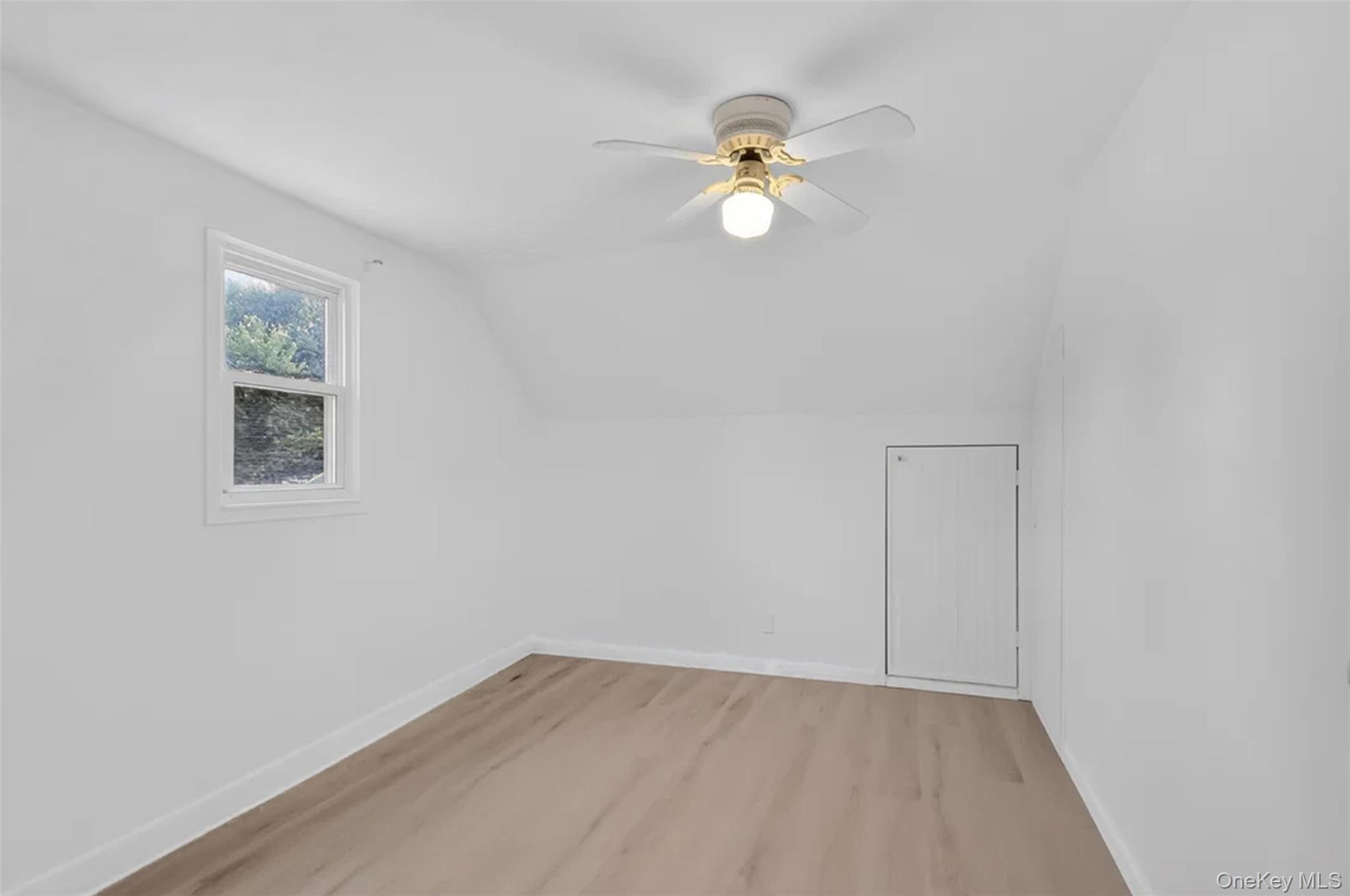 70 Lake Promenade Property Photo 15