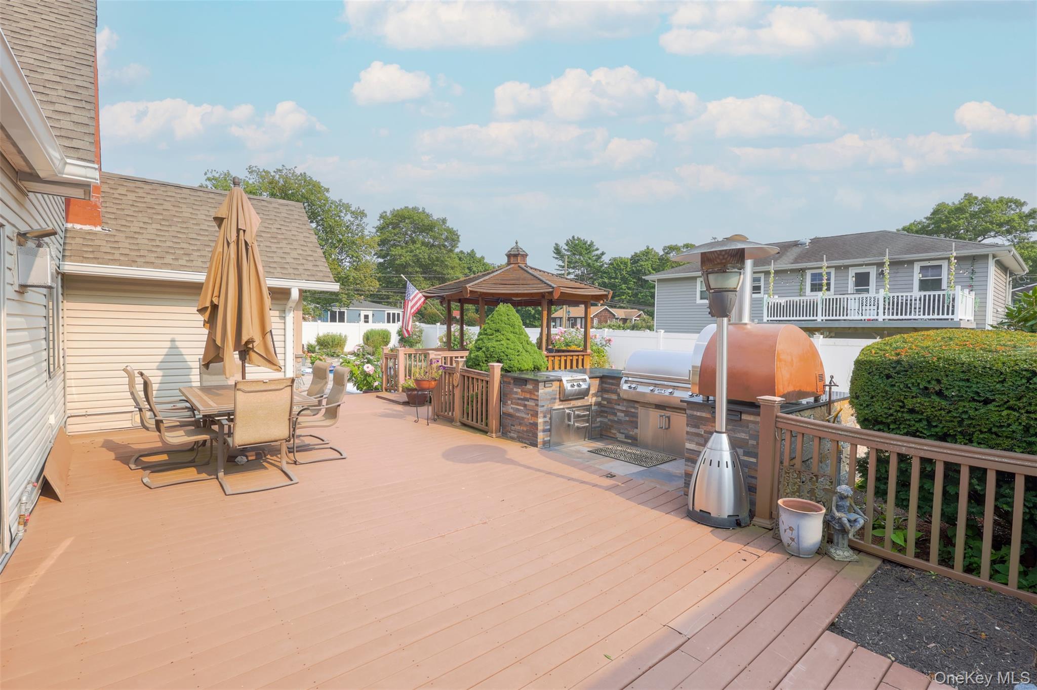 70 Lake Promenade Property Photo 18