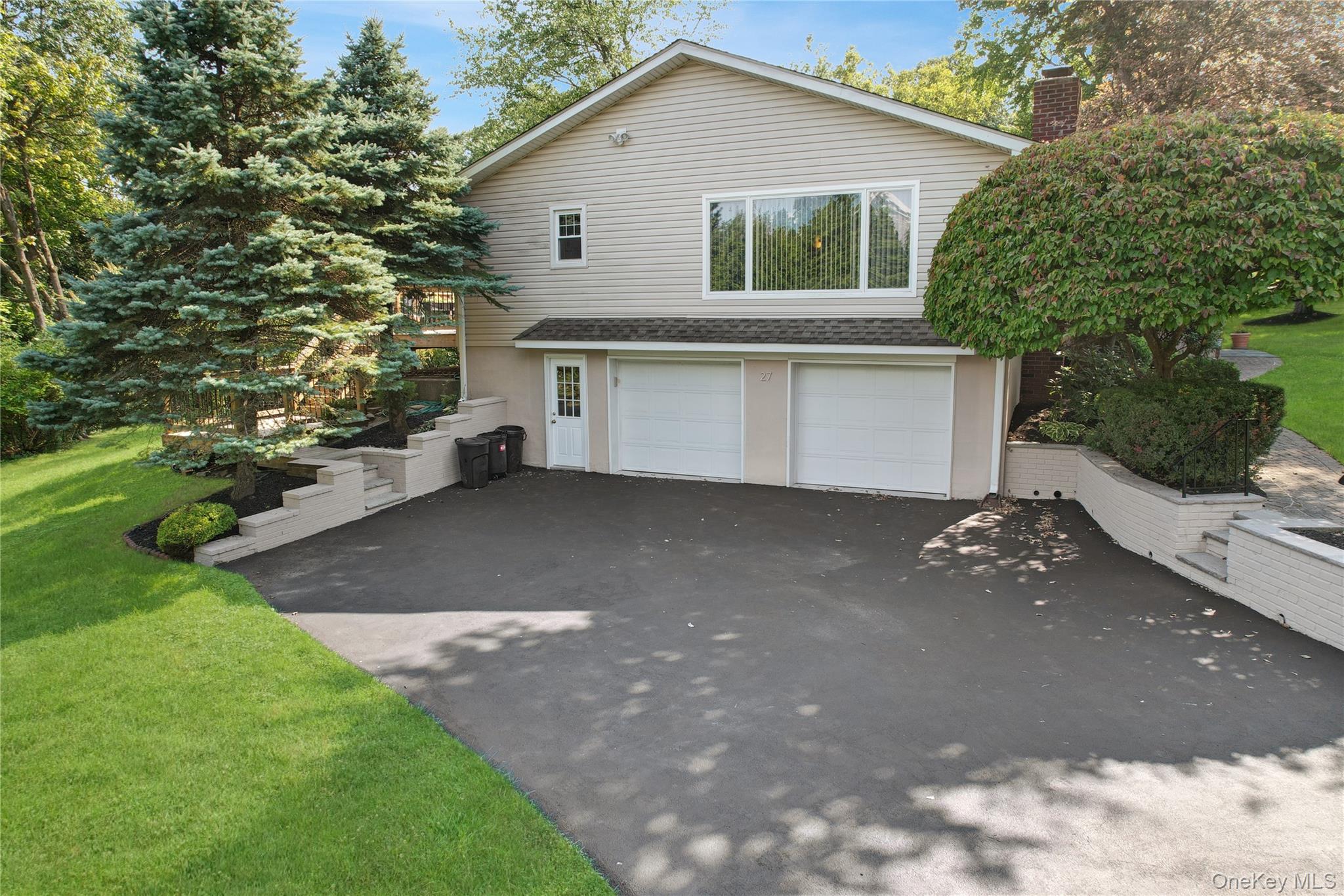 27 Eldor Avenue Property Photo 5