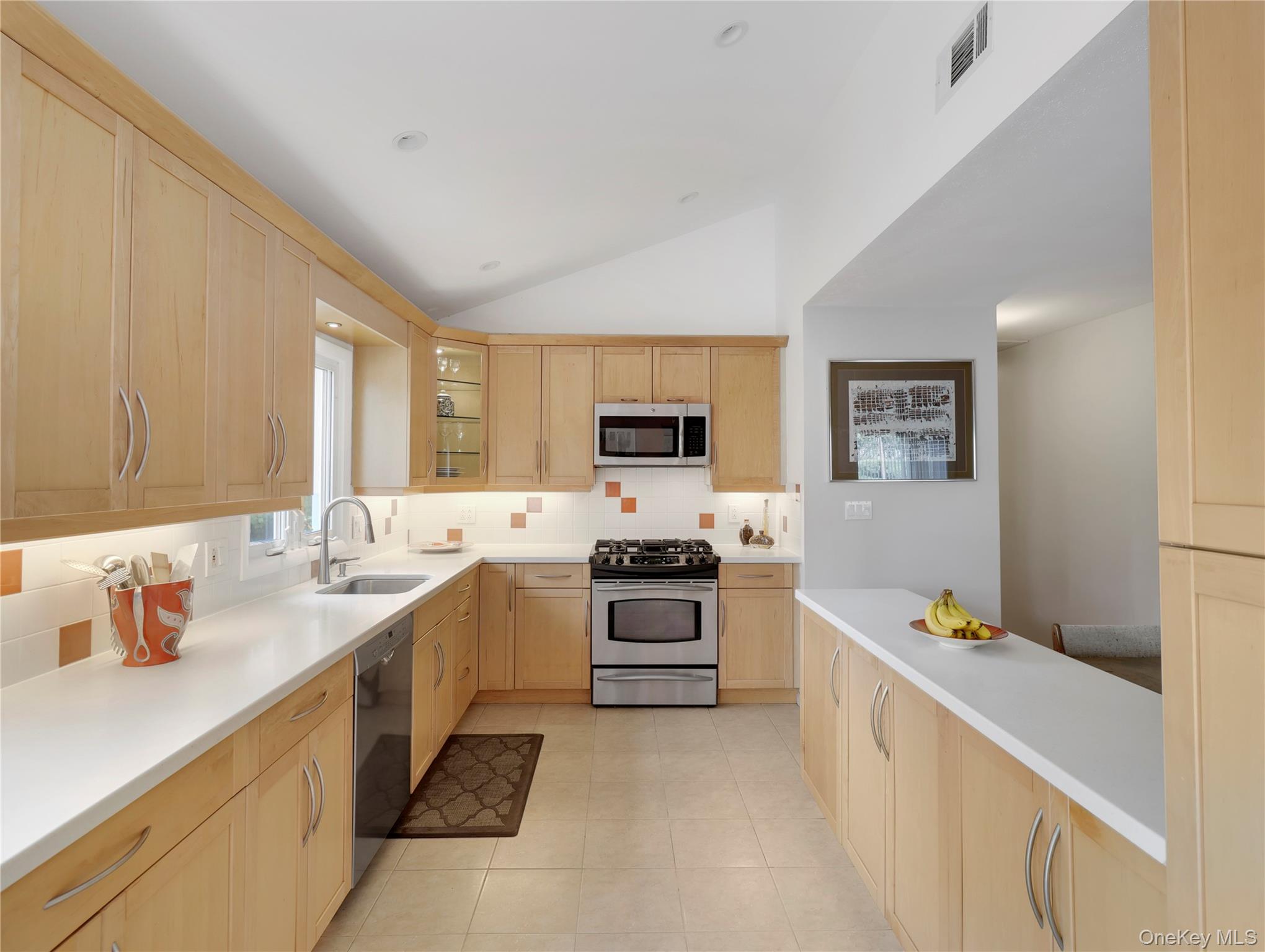 27 Eldor Avenue Property Photo 17