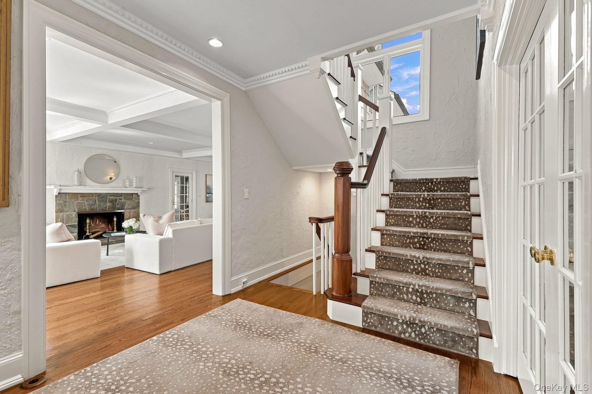 522 The Parkway Property Photo 6