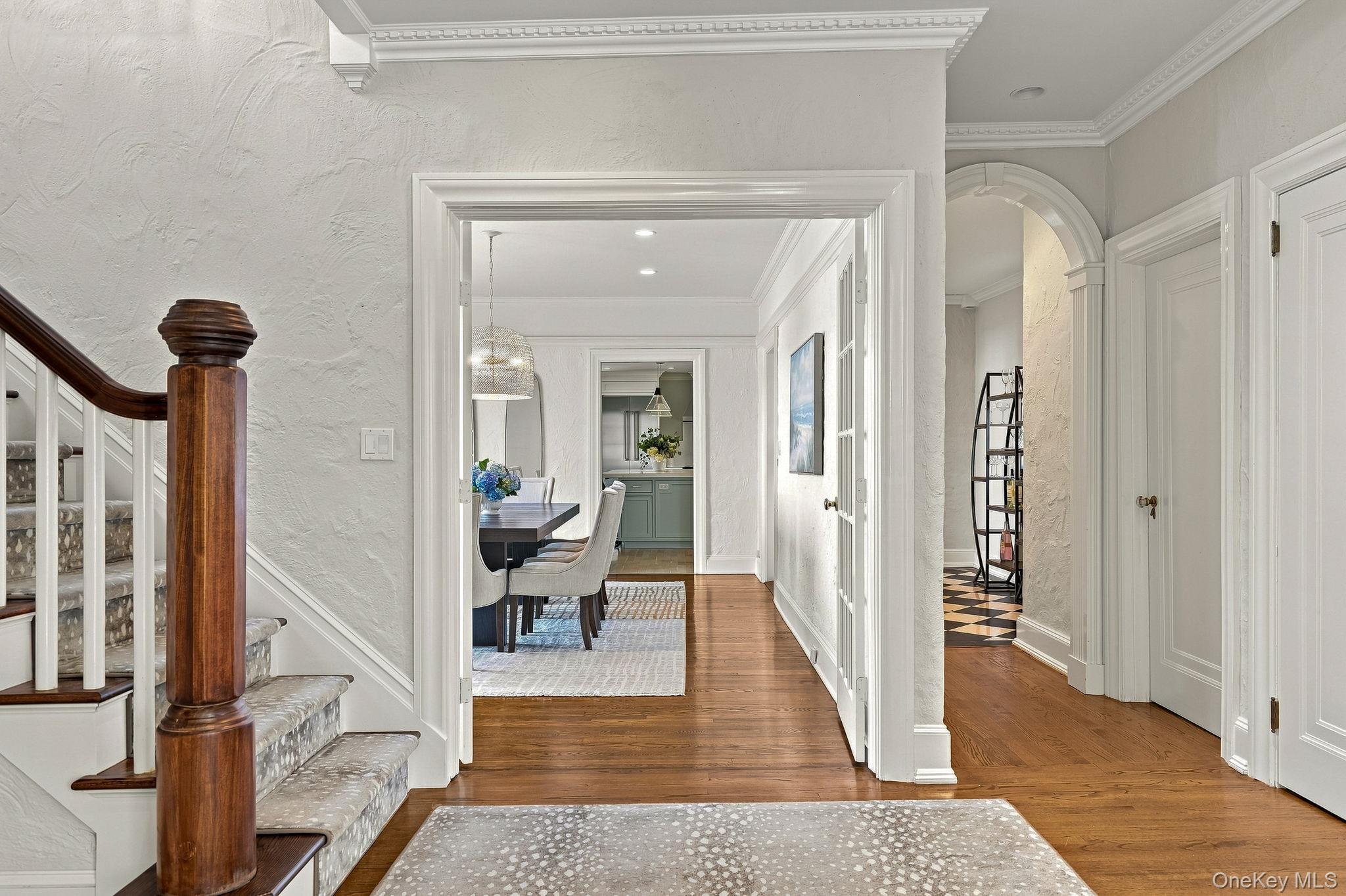 522 The Parkway Property Photo 7