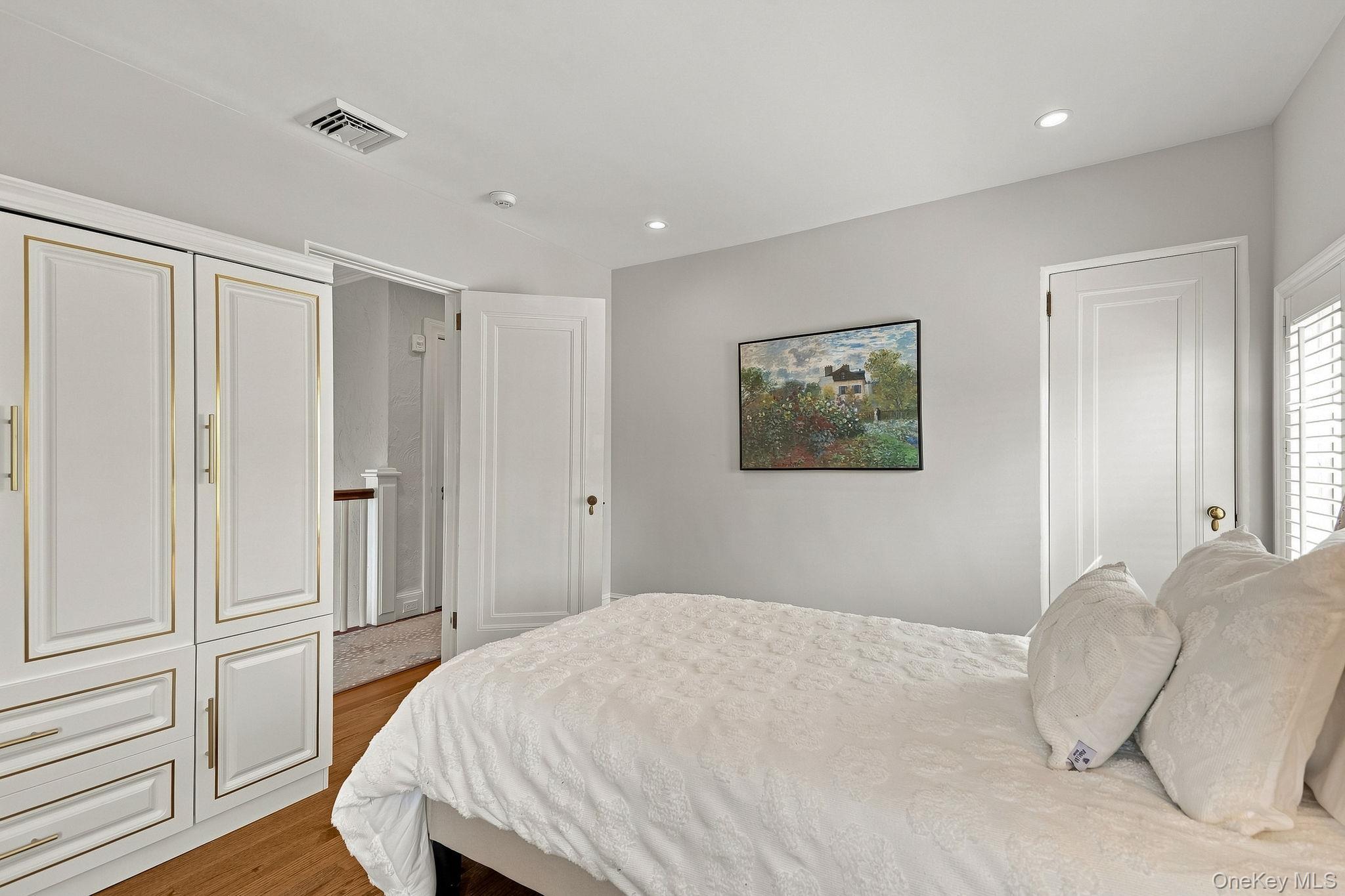 522 The Parkway Property Photo 25