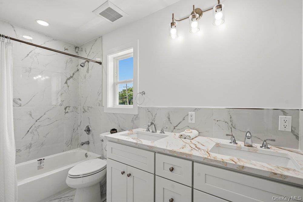 710 Franklin Avenue Property Photo 24