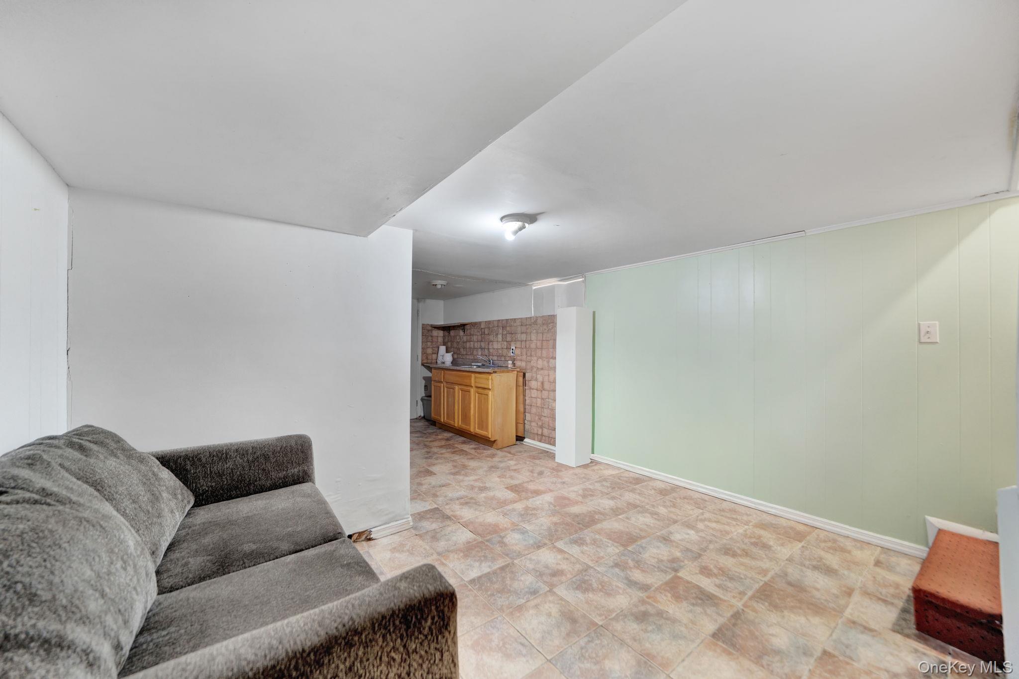 1646 E 36th Street Property Photo 19