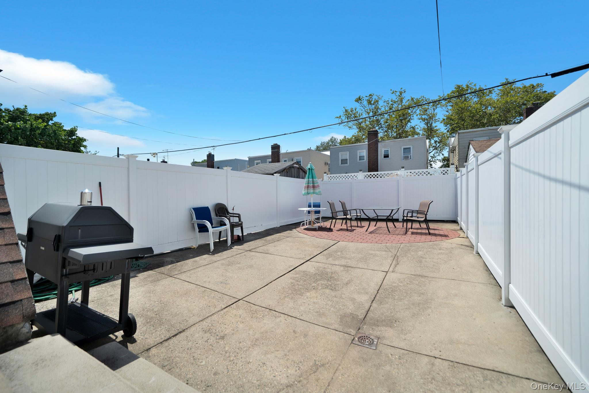 1646 E 36th Street Property Photo 24
