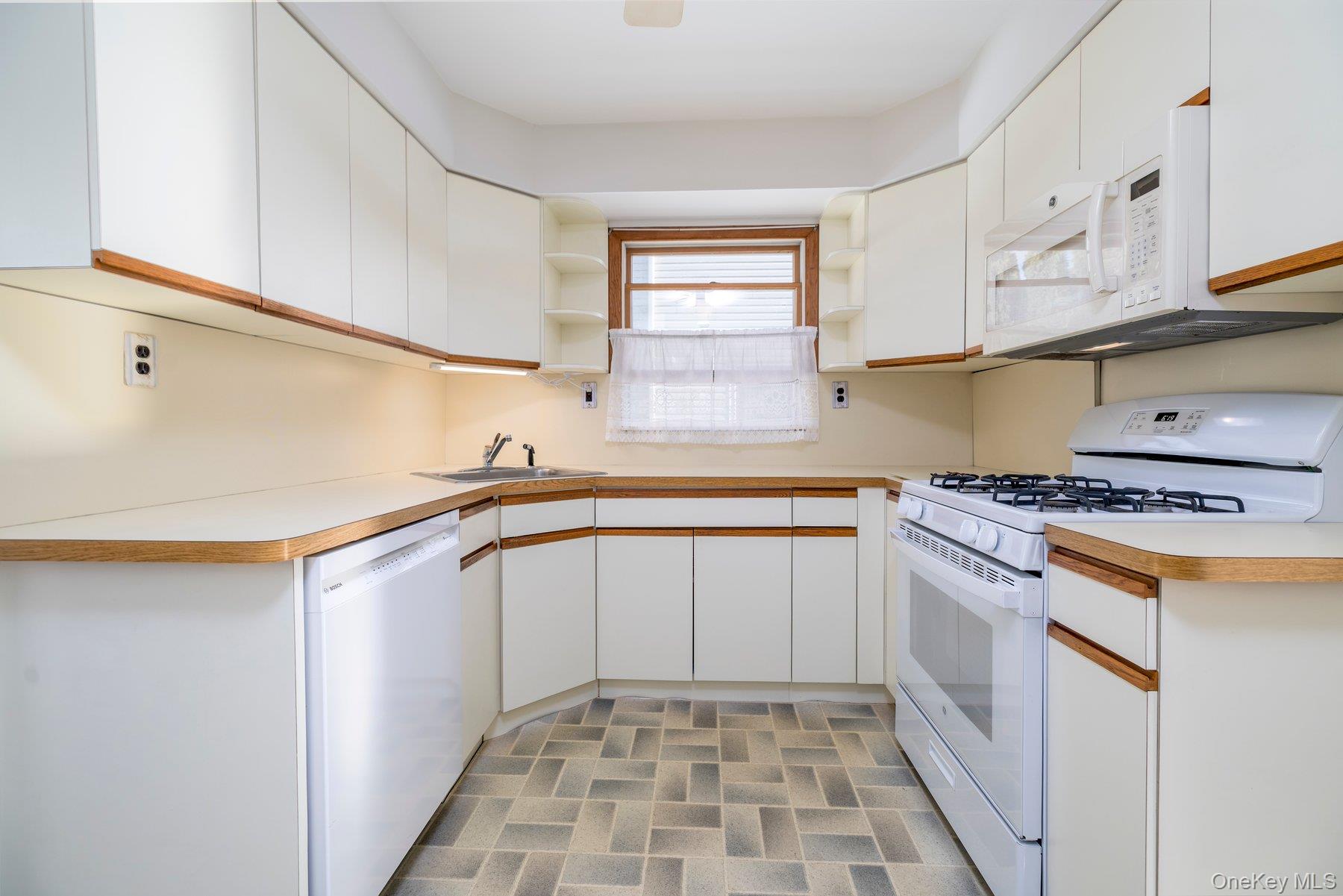 2357 Atlantic Boulevard Property Photo 15