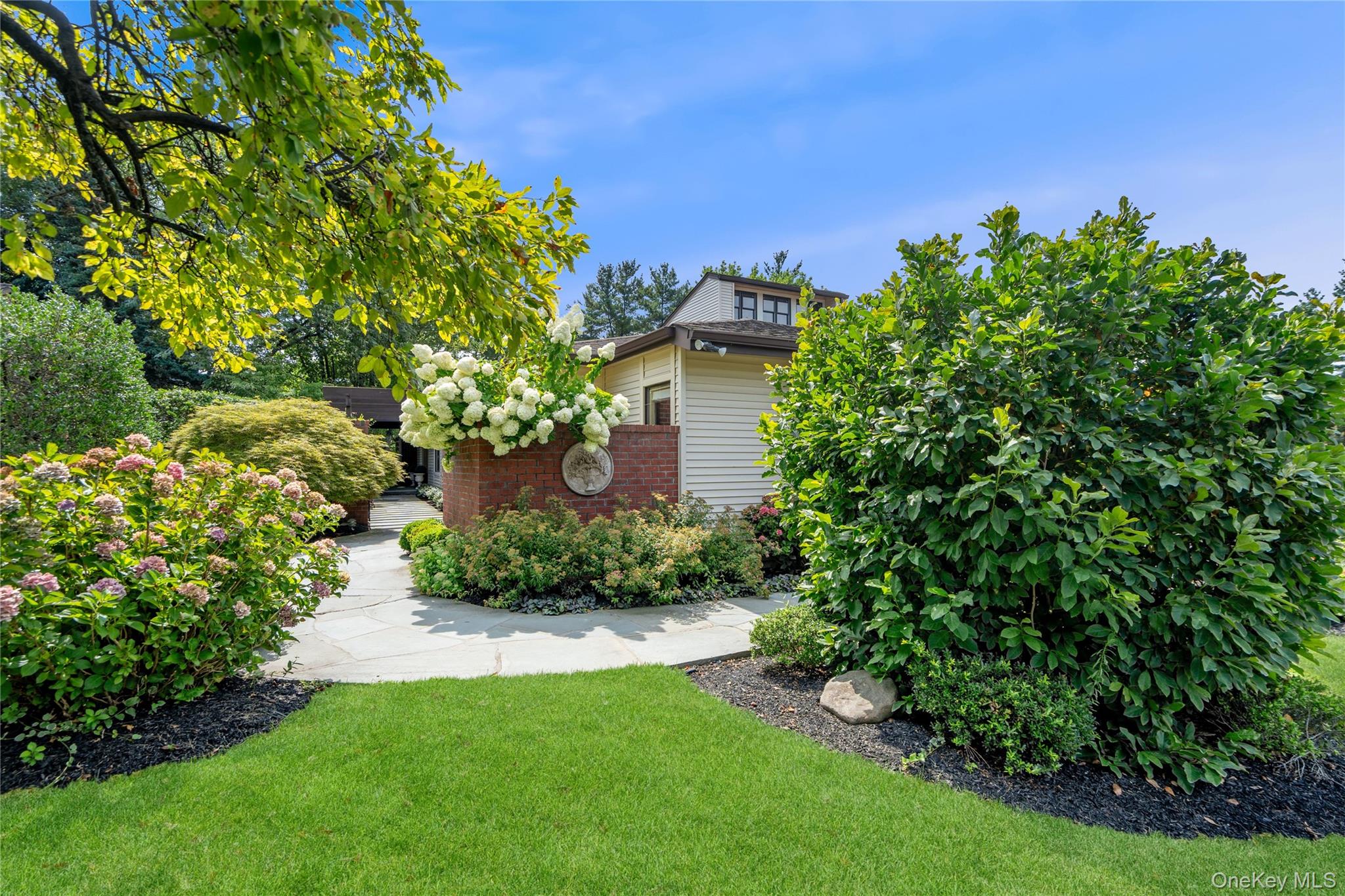 264 Sparrow Drive Property Photo 1