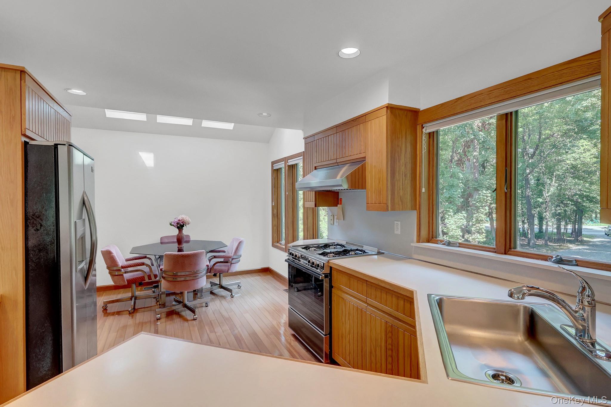 64 Fort Salonga Road Property Photo 10