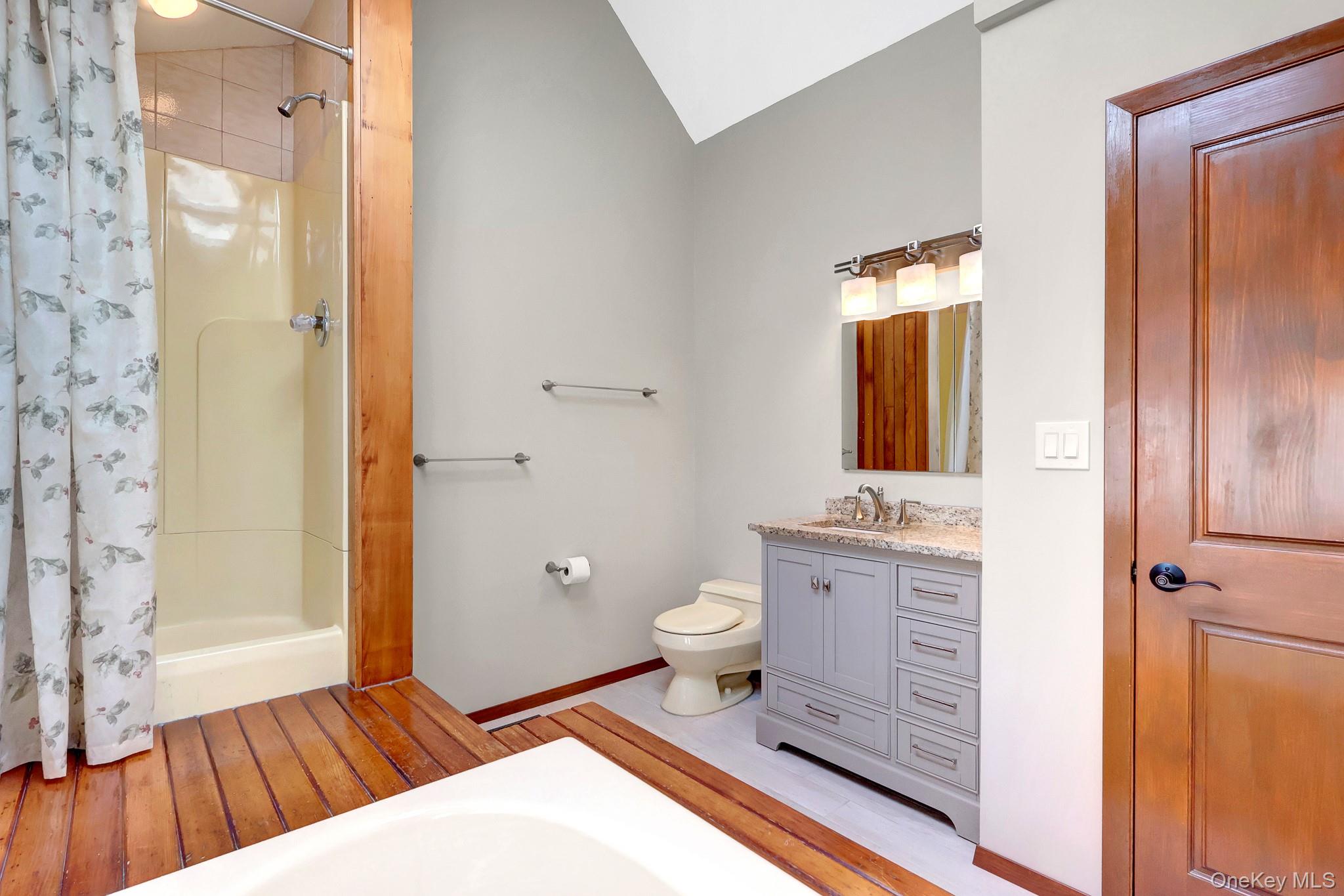 64 Fort Salonga Road Property Photo 16