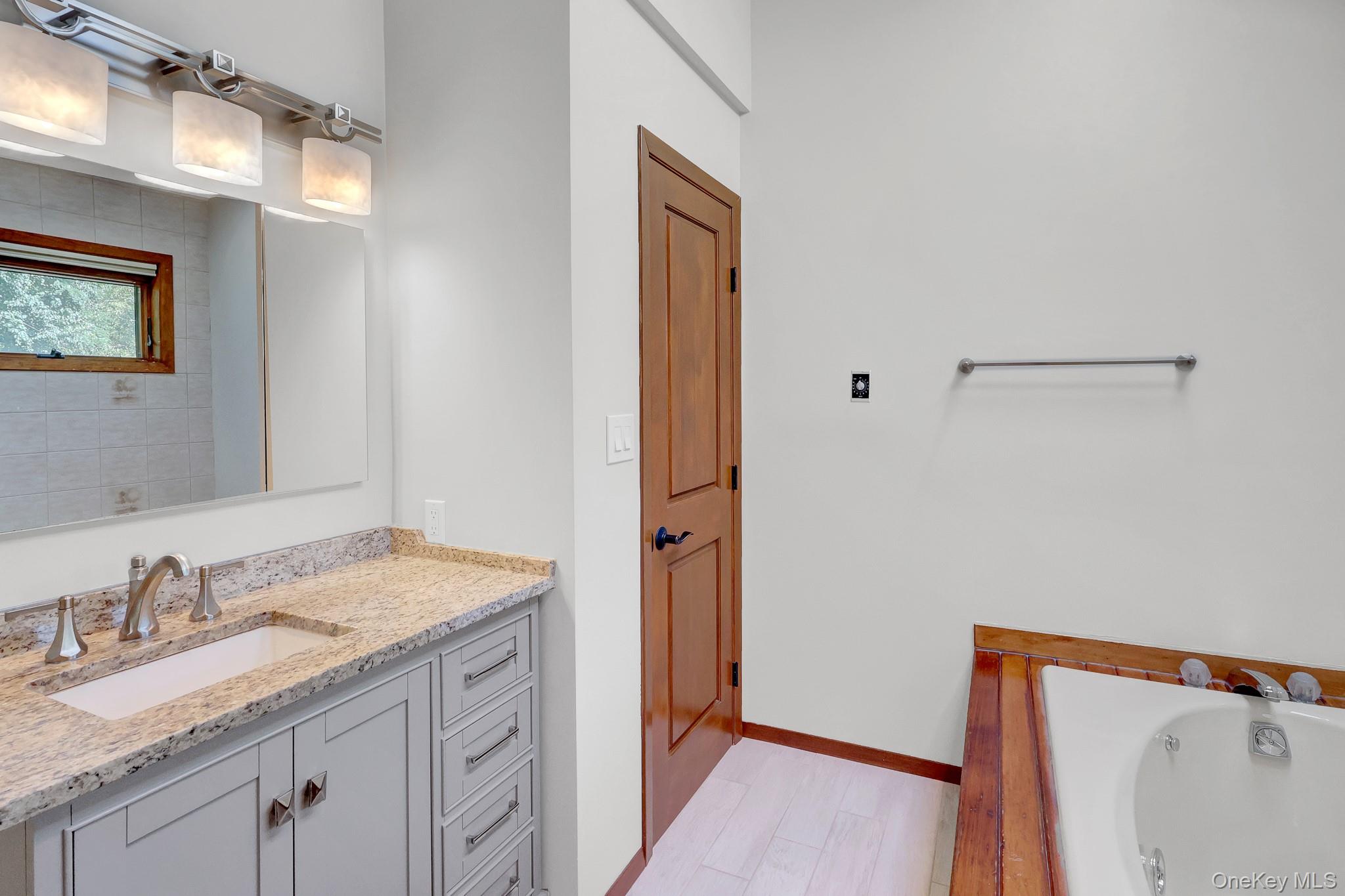 64 Fort Salonga Road Property Photo 18