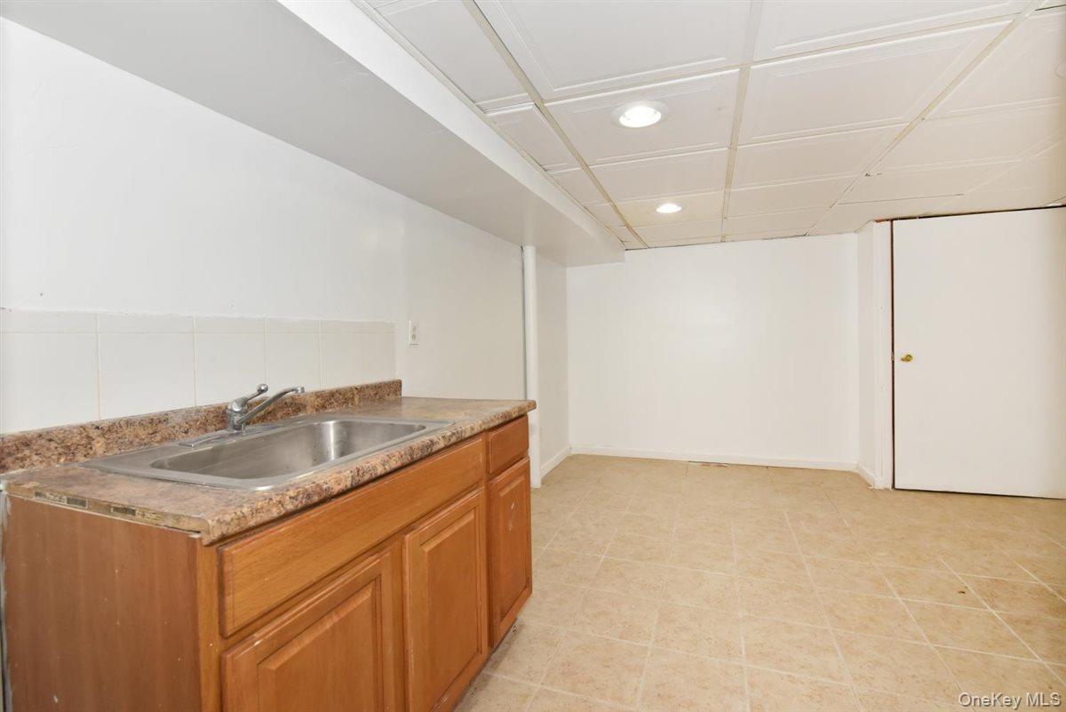 88-05 Winchester Boulevard Property Photo 30