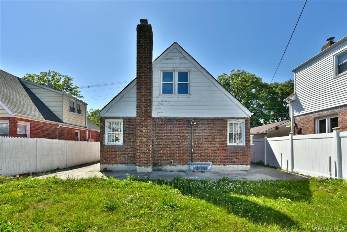 88-05 Winchester Boulevard Property Photo 33