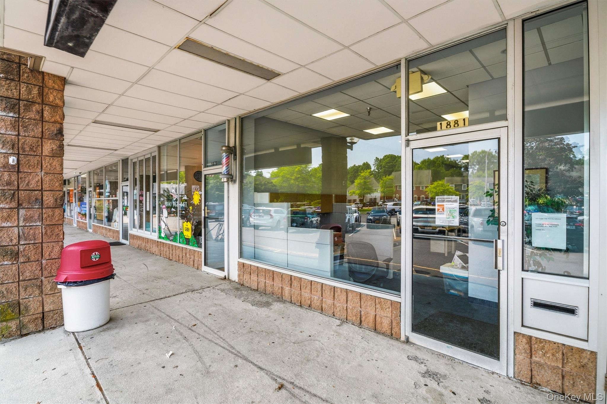 1881 Commerce Street Property Photo 3