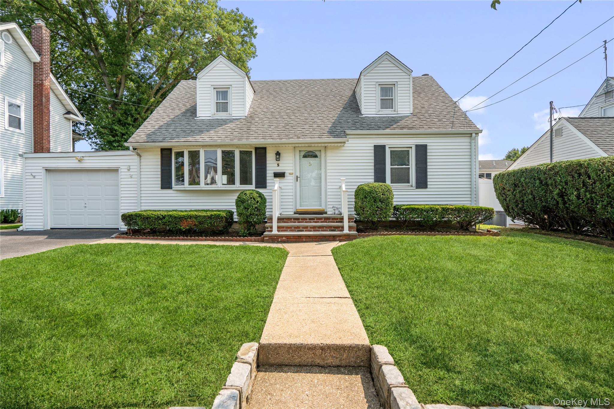 5 Mayfair Lane Property Photo 1