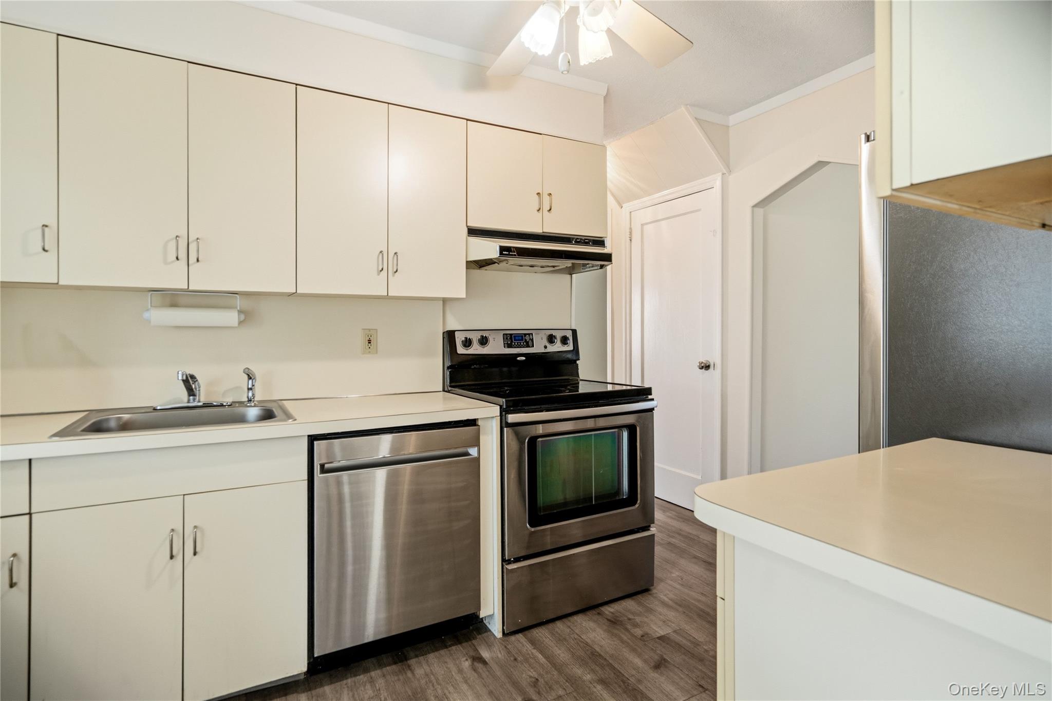 5 Mayfair Lane Property Photo 14