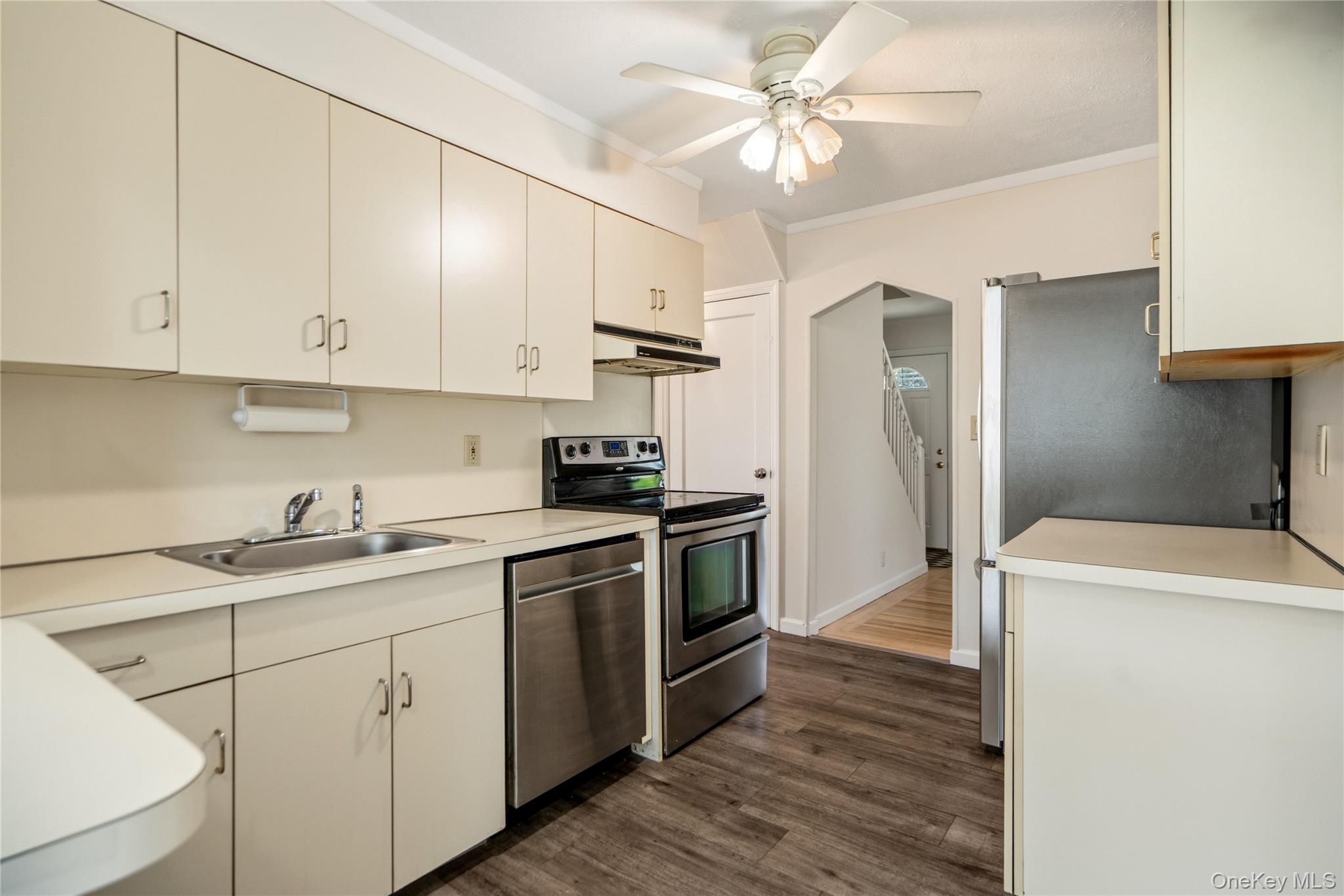 5 Mayfair Lane Property Photo 15