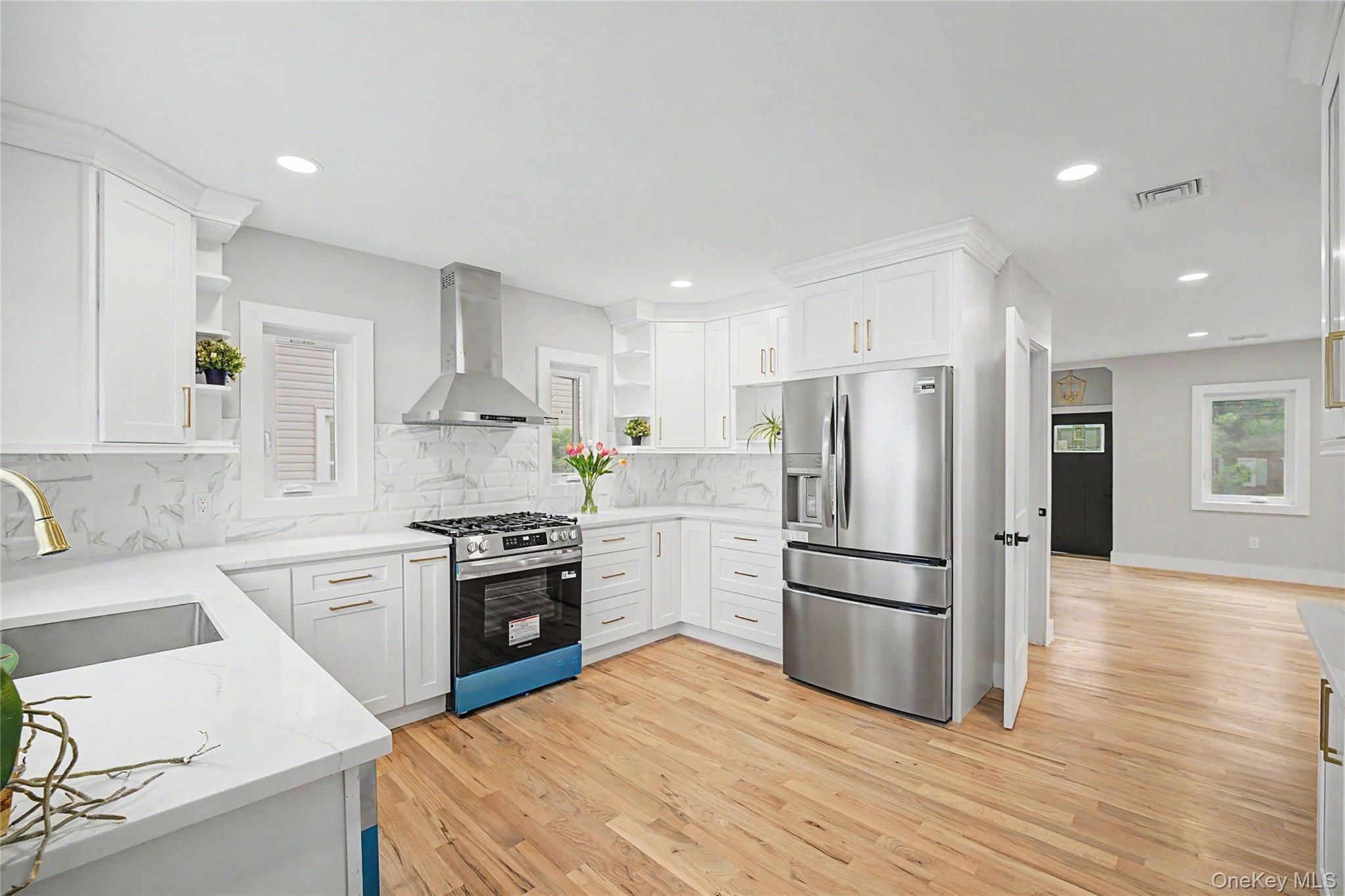 105 Moore Street Property Photo 10
