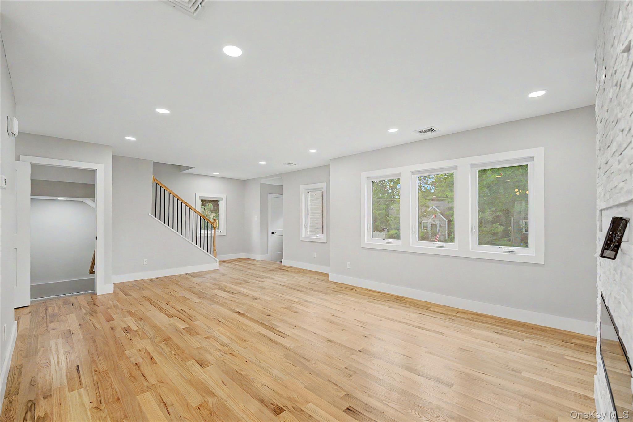105 Moore Street Property Photo 23
