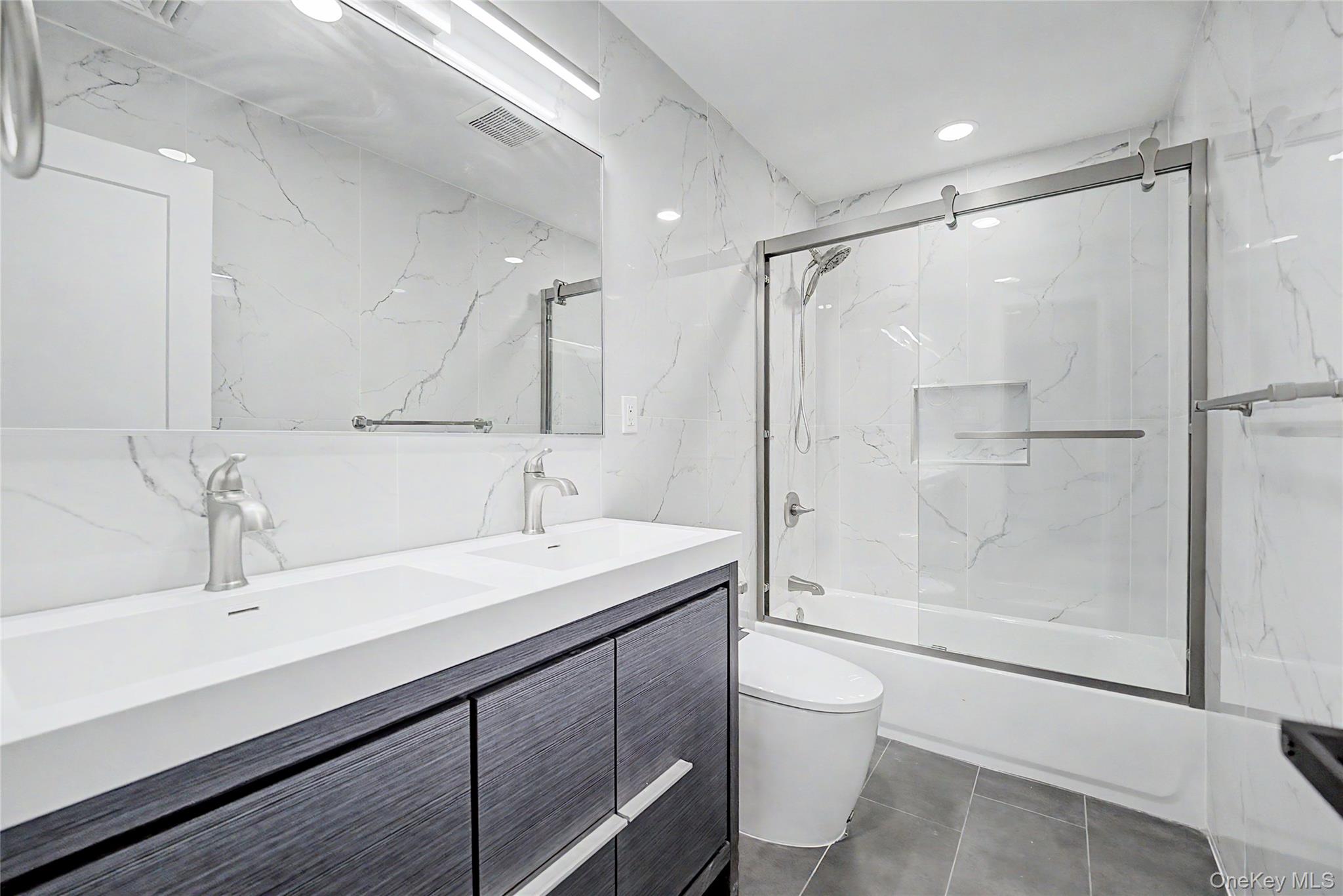 105 Moore Street Property Photo 25