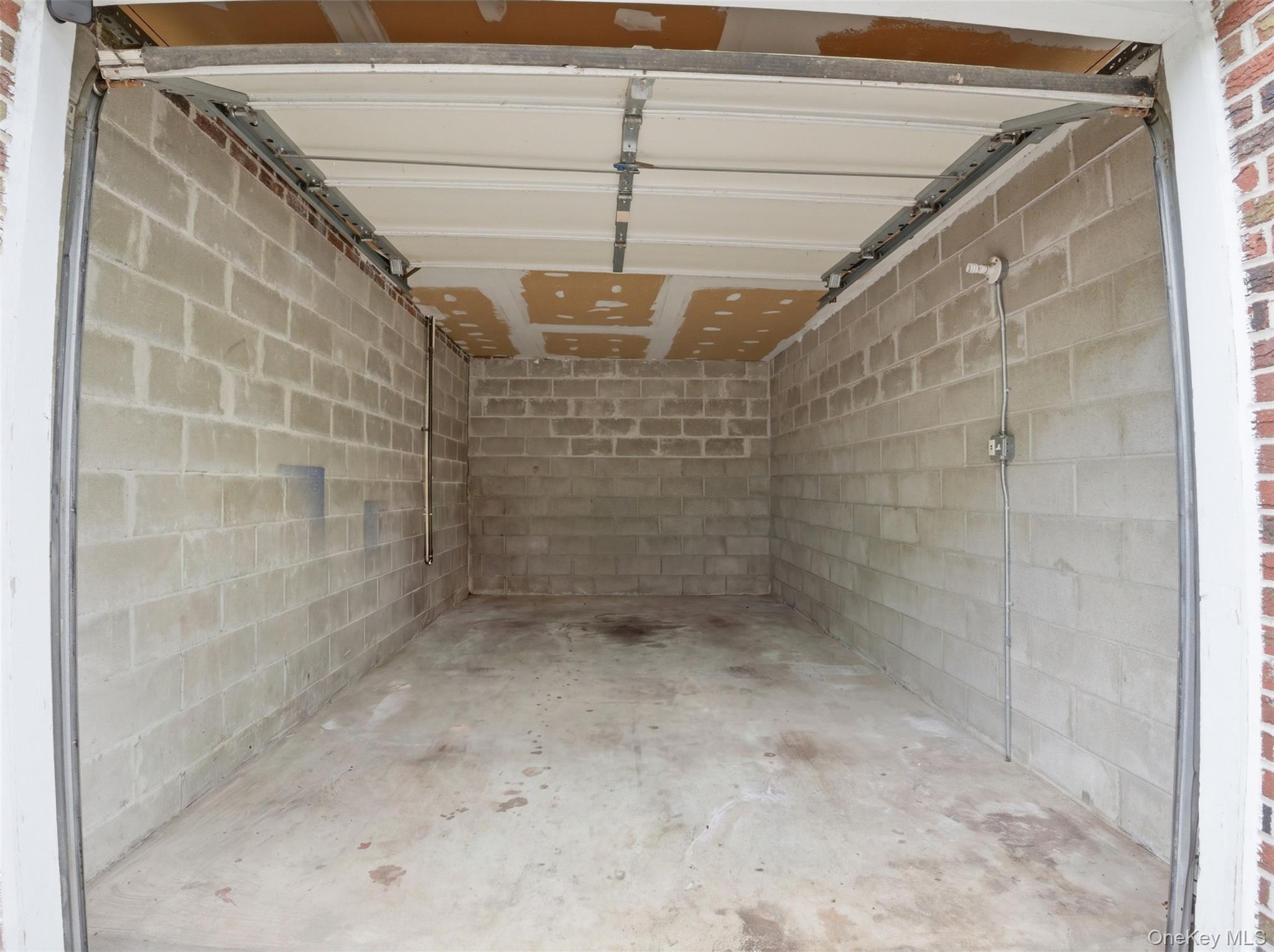 2668 Miles Avenue O2 Property Photo 14
