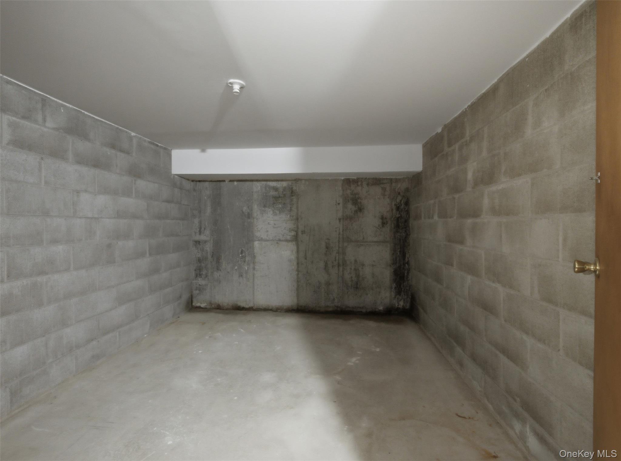 2668 Miles Avenue O2 Property Photo 16