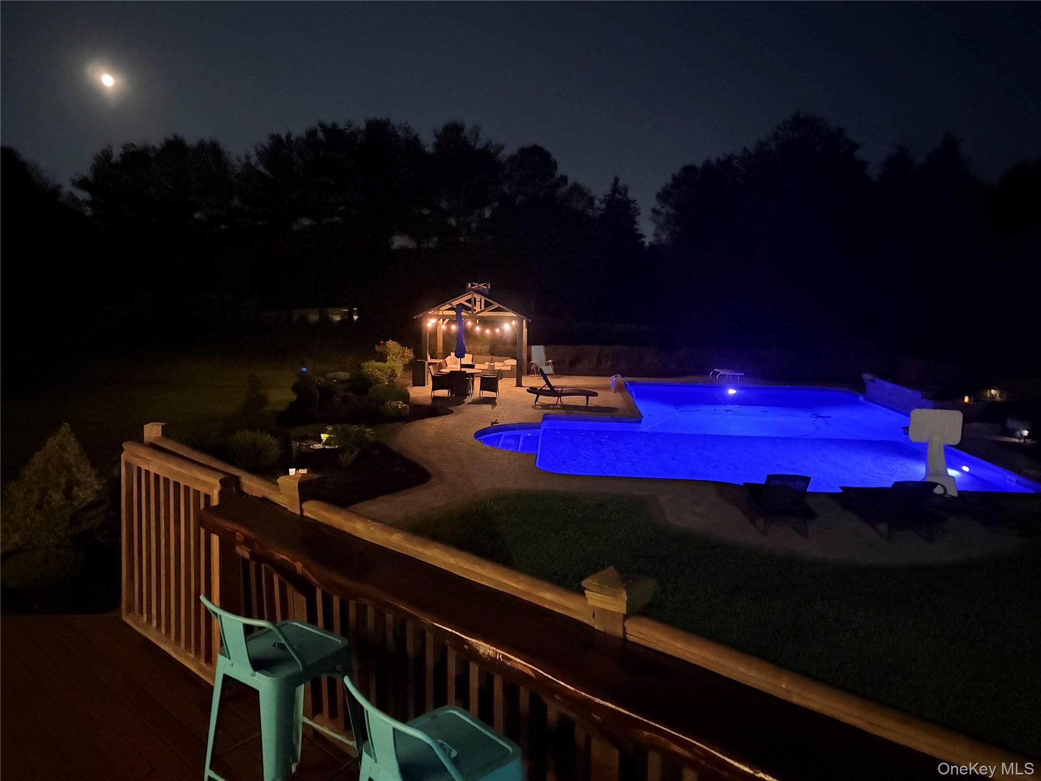 71 Triangle Lane Property Photo 8