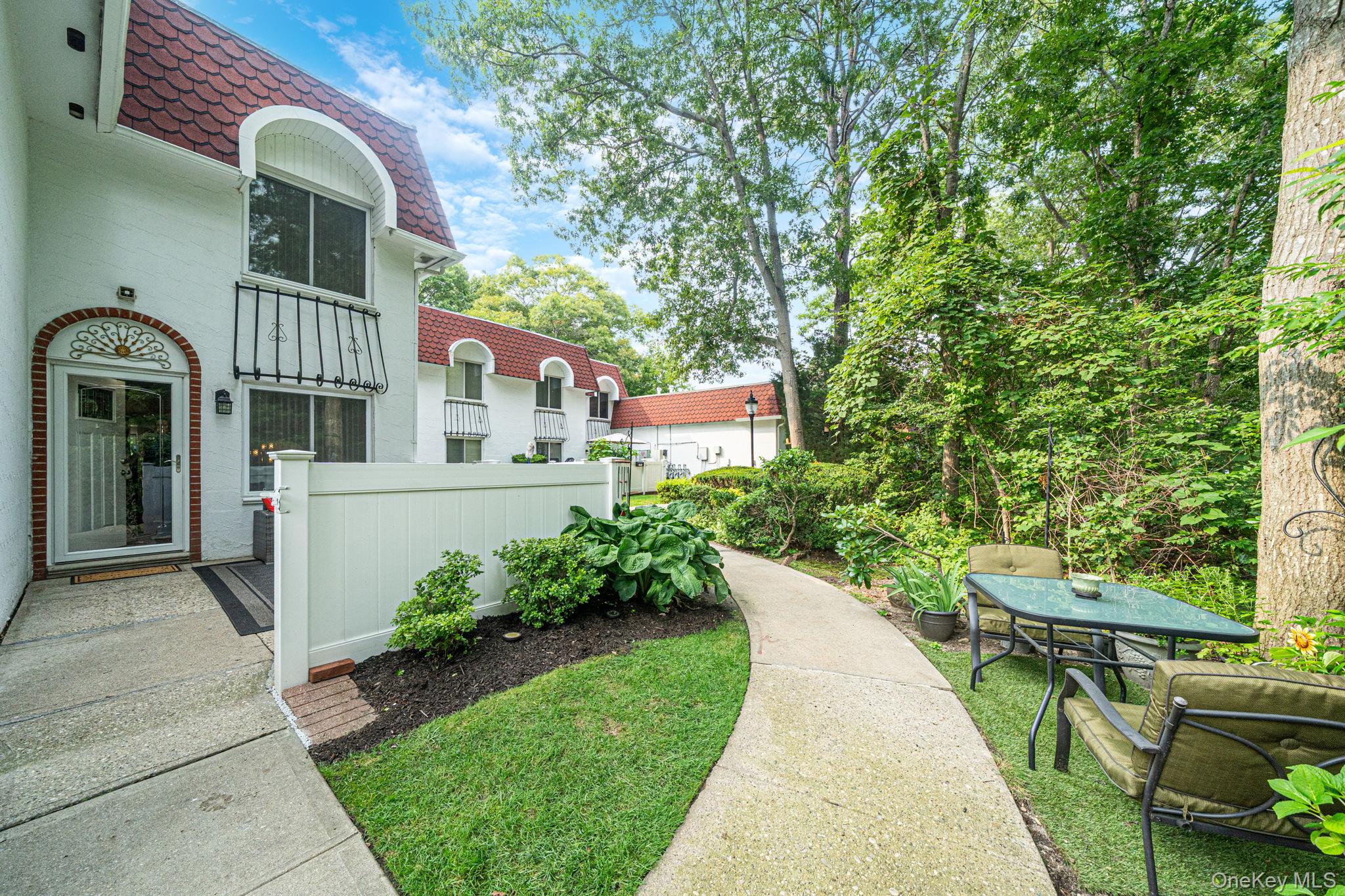 401 Birchwood Road Property Photo 3