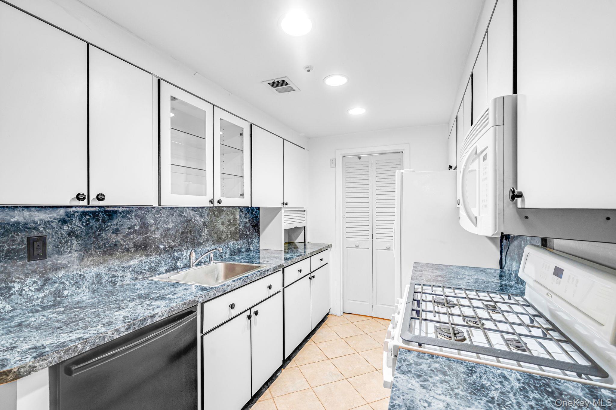 401 Birchwood Road Property Photo 12