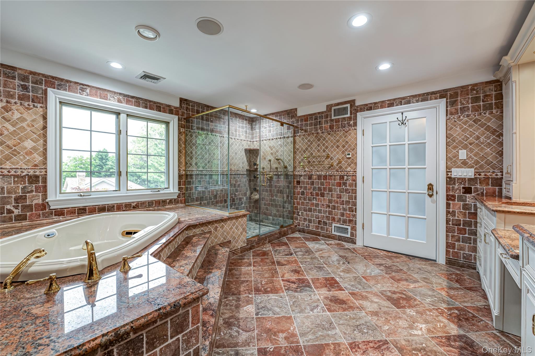26 The Helm Property Photo 27