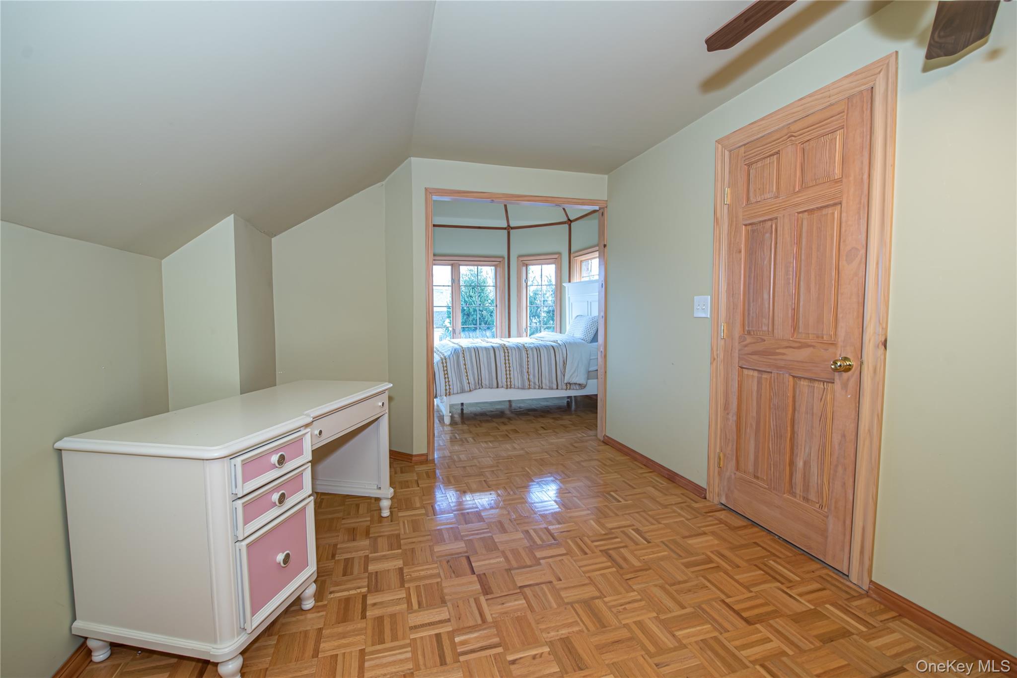 26 The Helm Property Photo 39