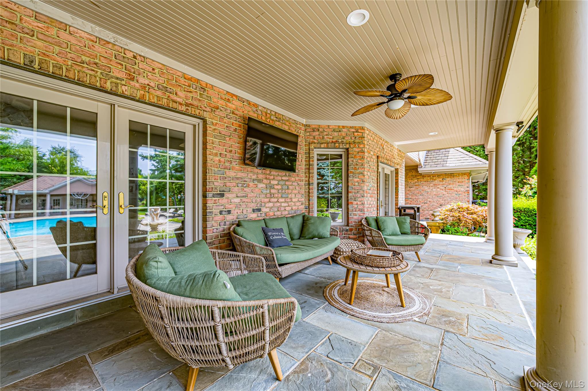 26 The Helm Property Photo 40