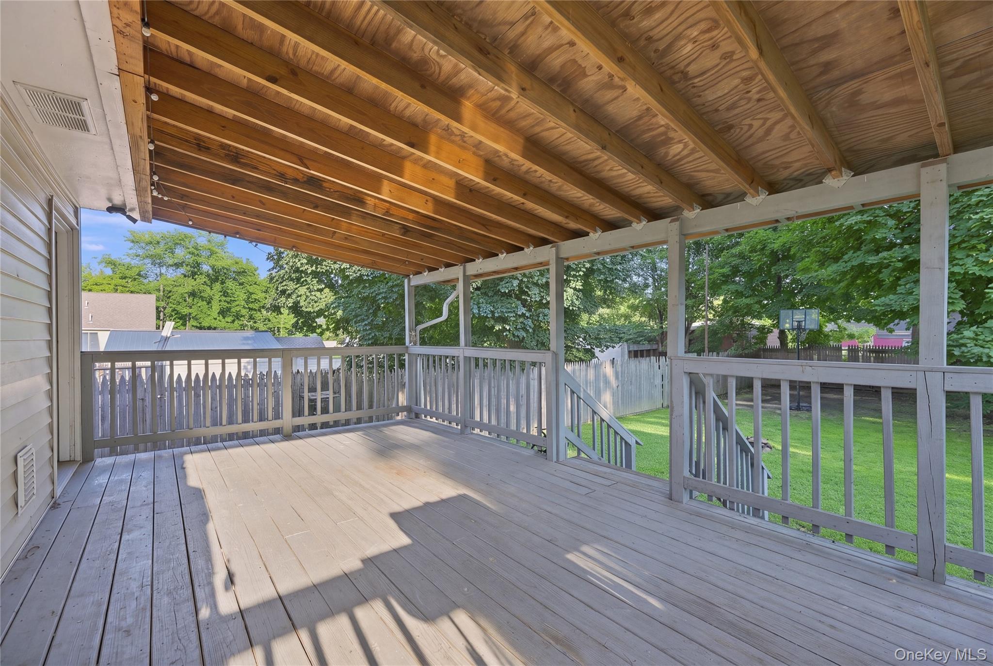 15 Maple Street Property Photo 19